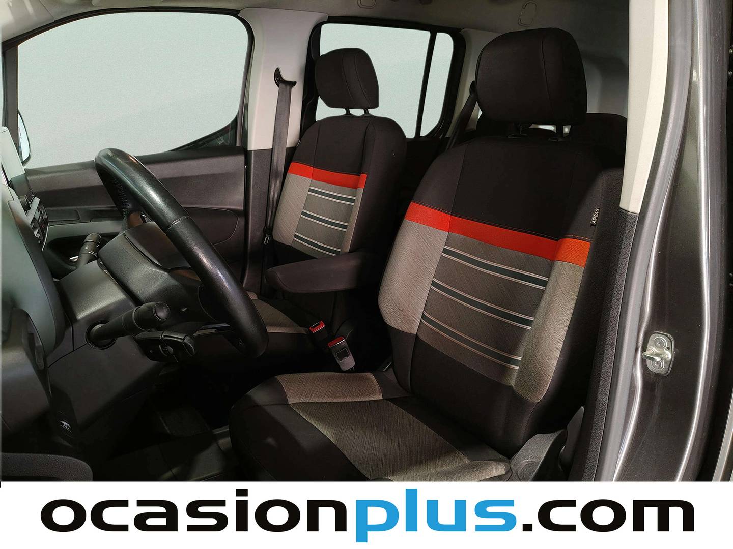 Foto asientos delanteros Citroën Berlingo Citroen Berlingo BlueHDi 130 S&S Talla XL Shine (130 CV)