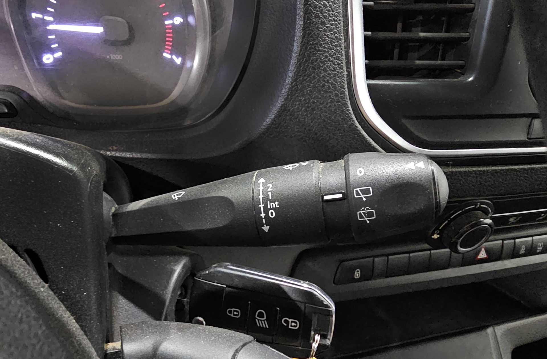 Citroën Jumpy Combi BlueHDi 120 Talla M Confort - foto 19