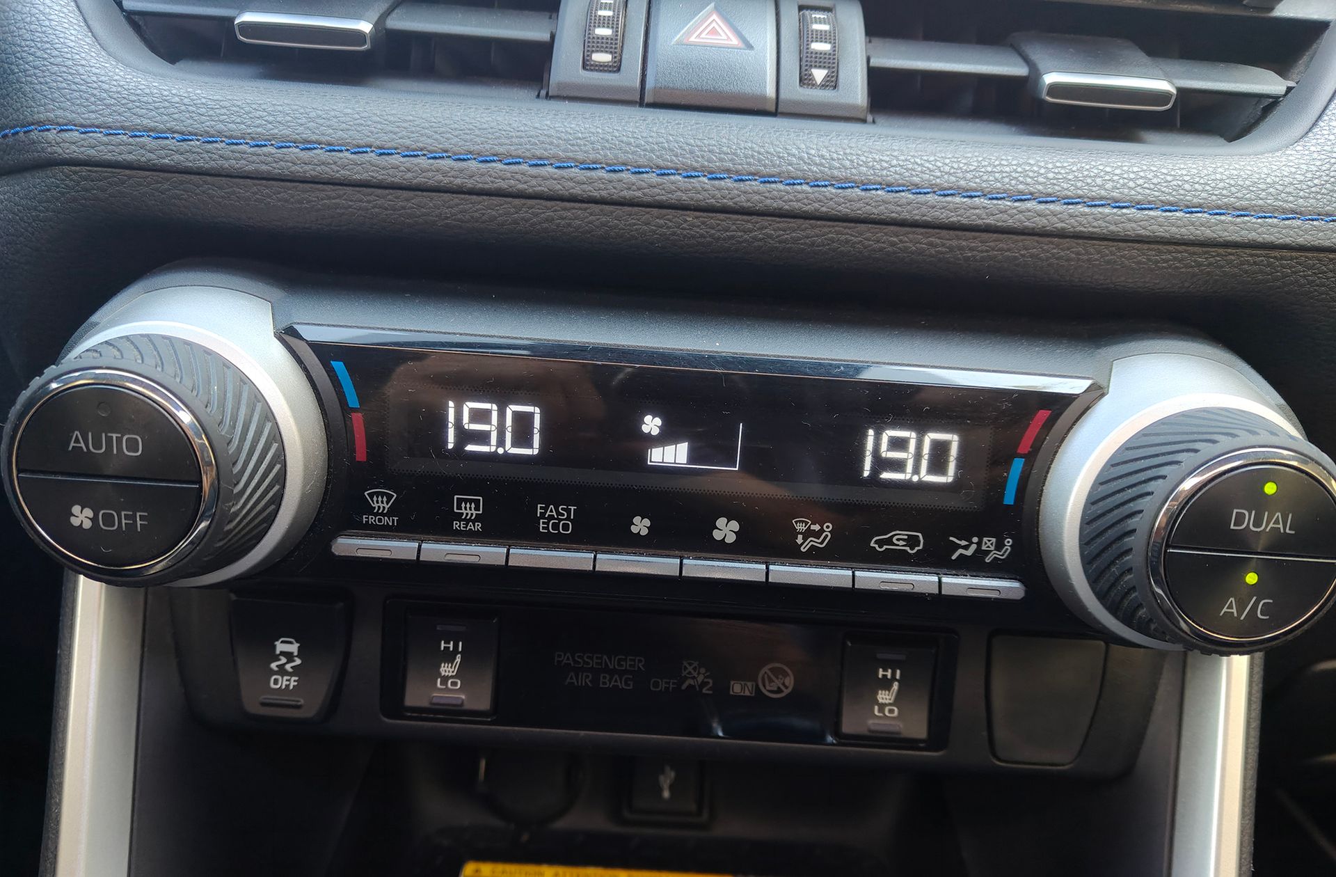Toyota RAV4 2.5l hybrid Feel! - foto 37