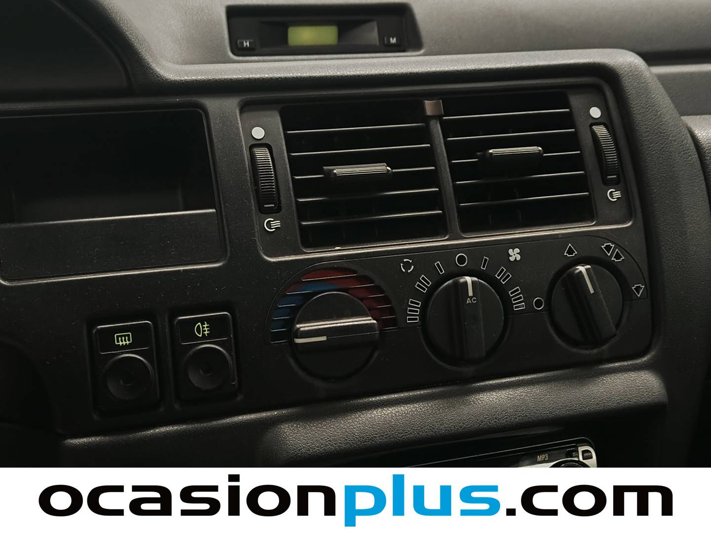 Equipamiento del Ford Escort Ford Escort 1.6I CLX Cabrio (90 CV)