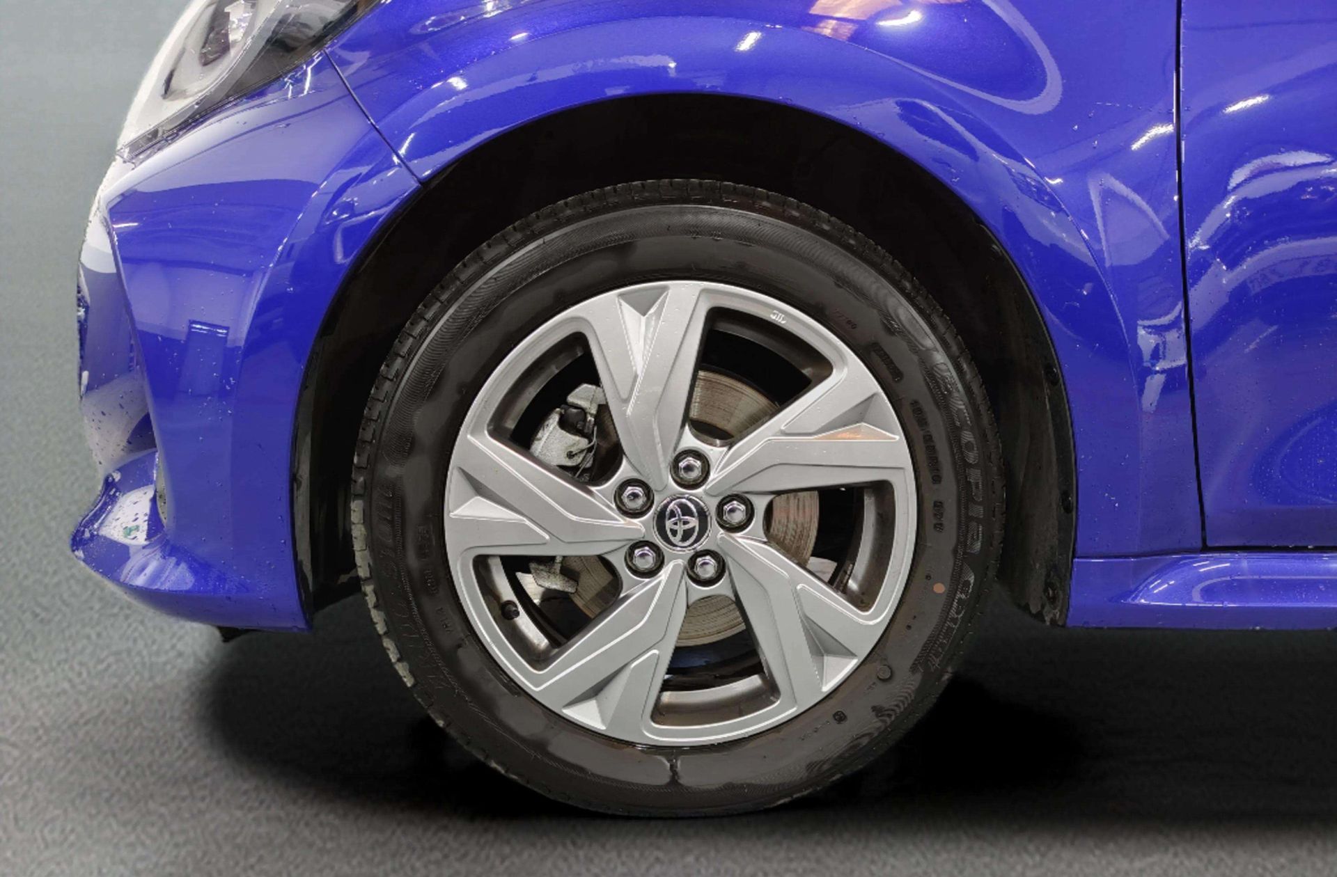 Toyota Yaris 120H Active Plus - foto 30