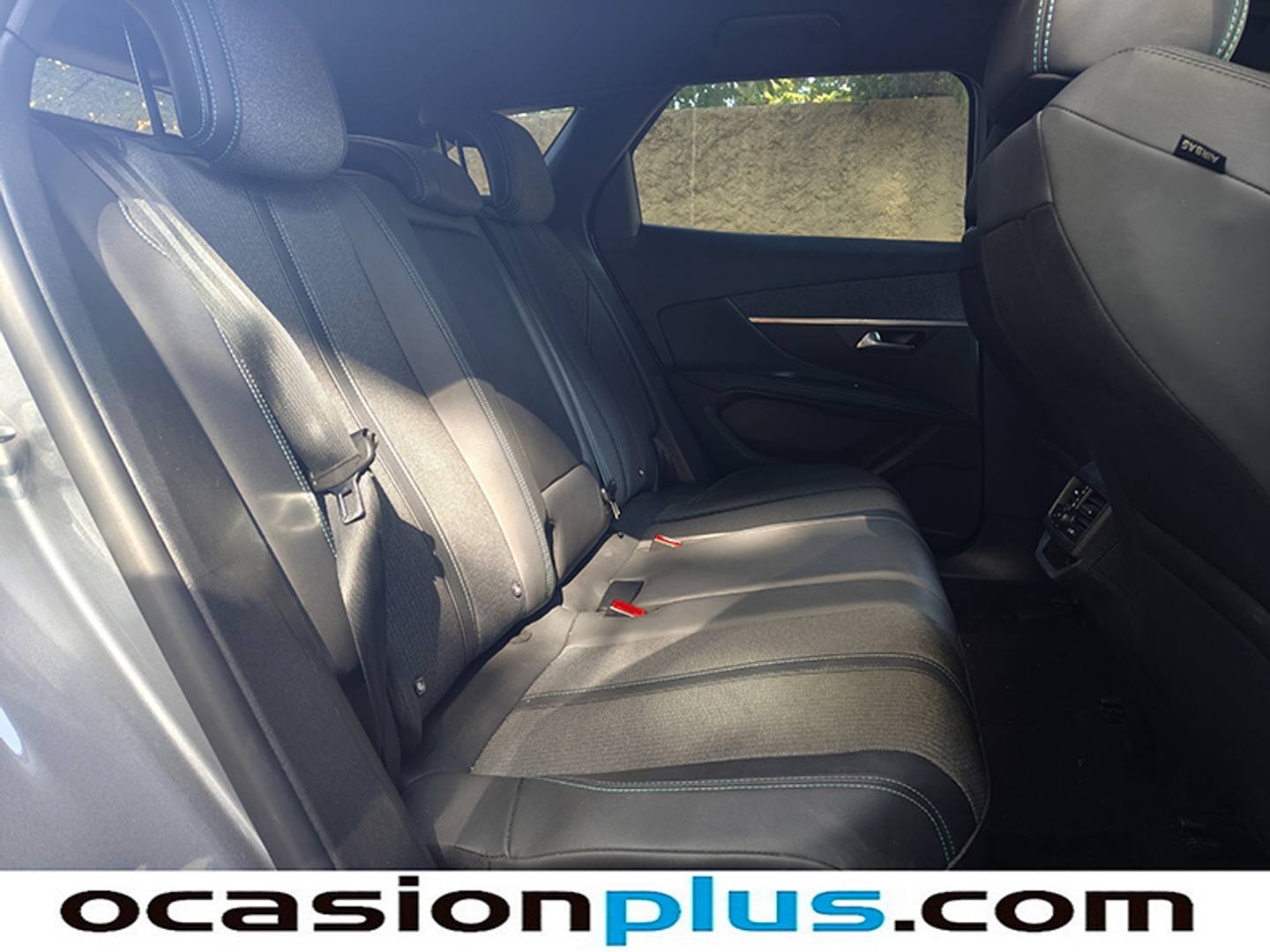 Foto Peugeot 3008 Peugeot 3008 PureTech 130 S&S Allure Pack EAT8 (130 CV)