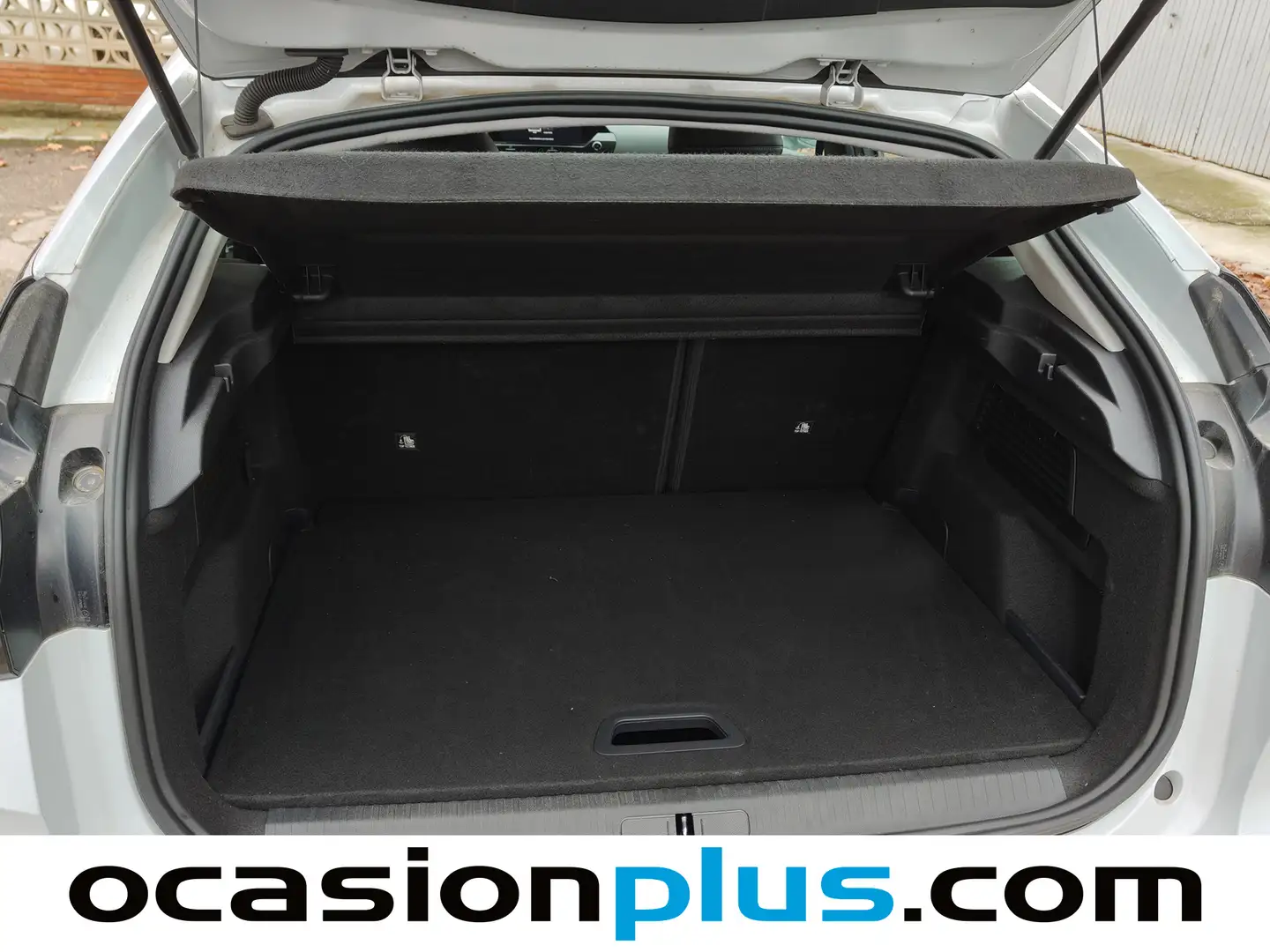 Foto Citroën C4 Citroen C4 Hybrid 136 Plus e-DCS6 (136 CV)