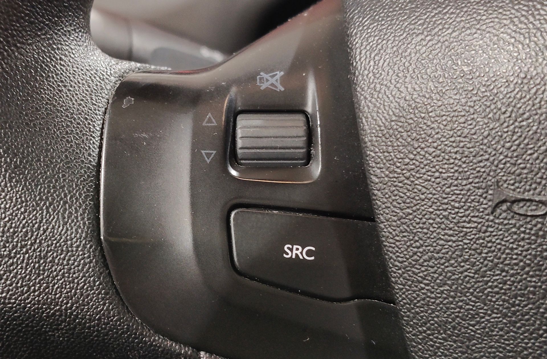 Peugeot 208 1.4 HDi Business Line - foto 23