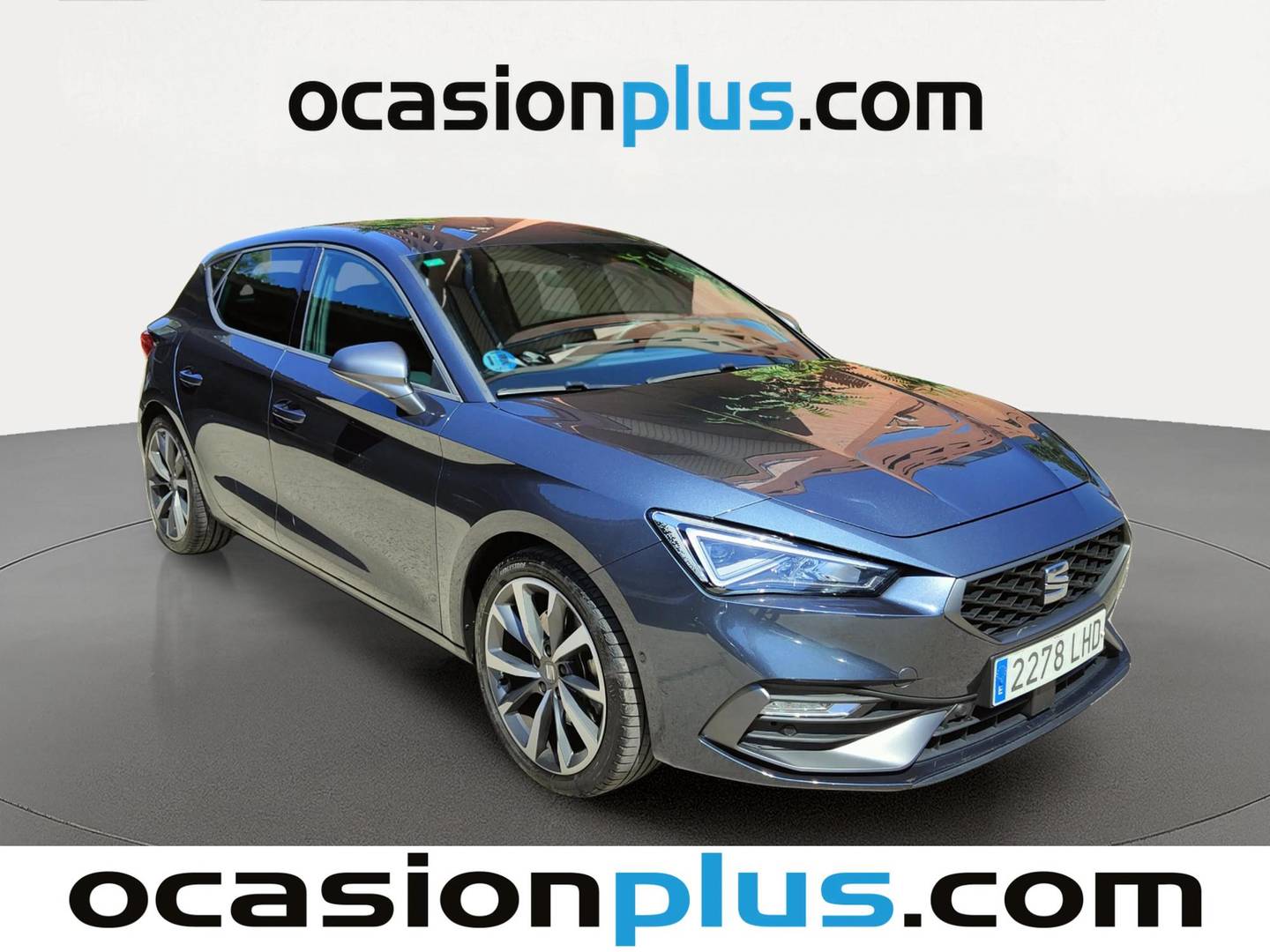 Foto delantera Seat León Seat León 1.5 eTSI S&S FR Launch Pack L DSG (150 CV) derecha