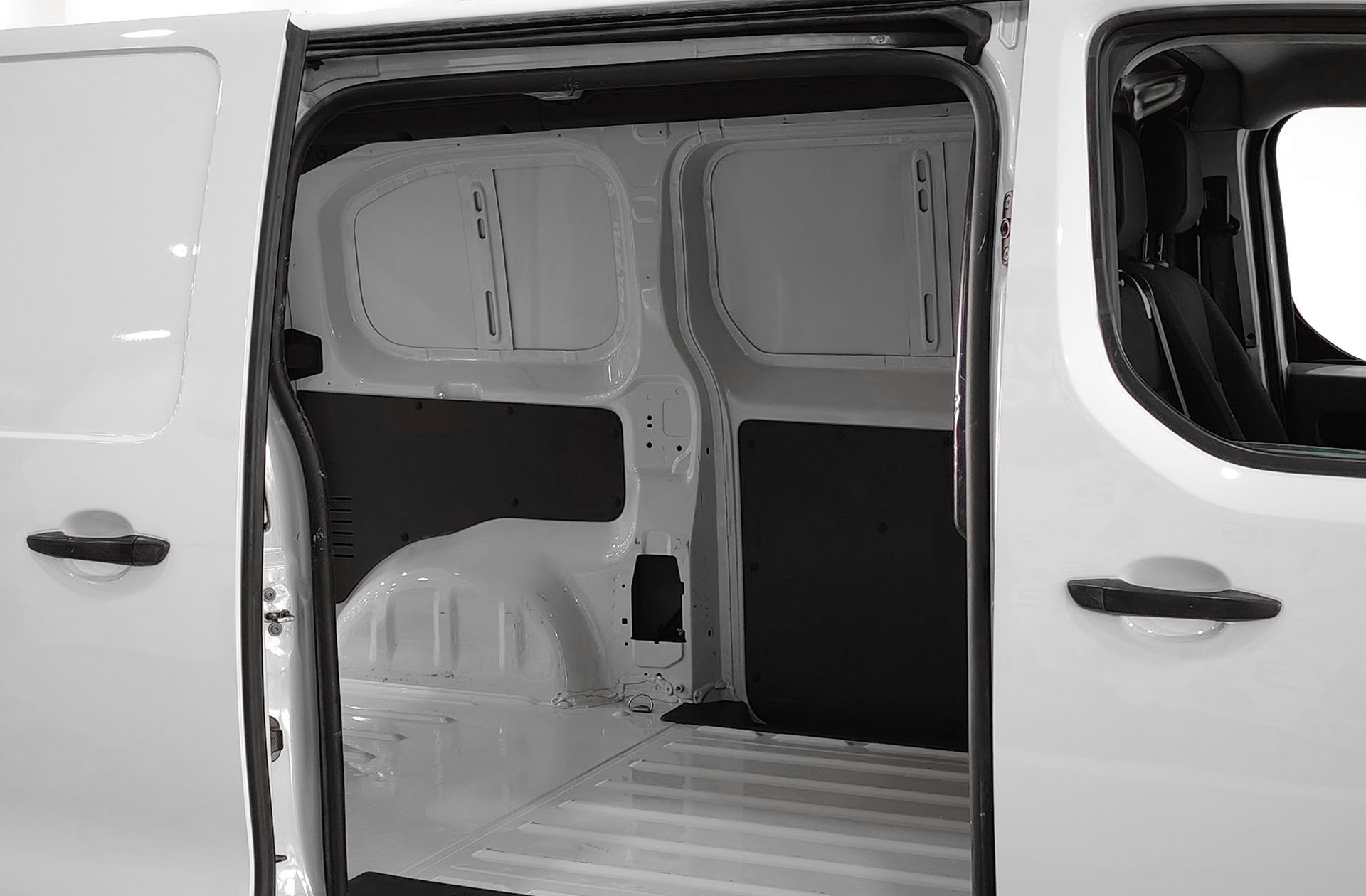 Peugeot Expert Furgon BlueHDi 120 Pro Standard - foto 13