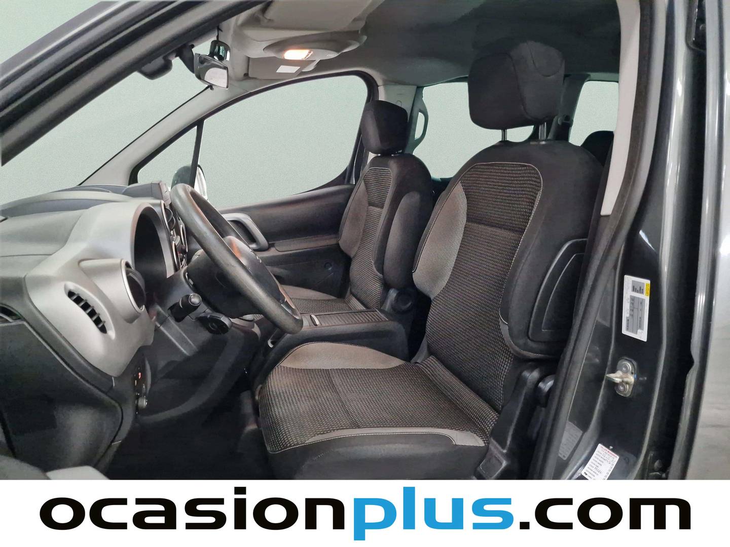 Foto asientos delanteros Peugeot Partner Peugeot Partner Tepee BlueHDi 100 Outdoor (100 CV) 7 Plazas