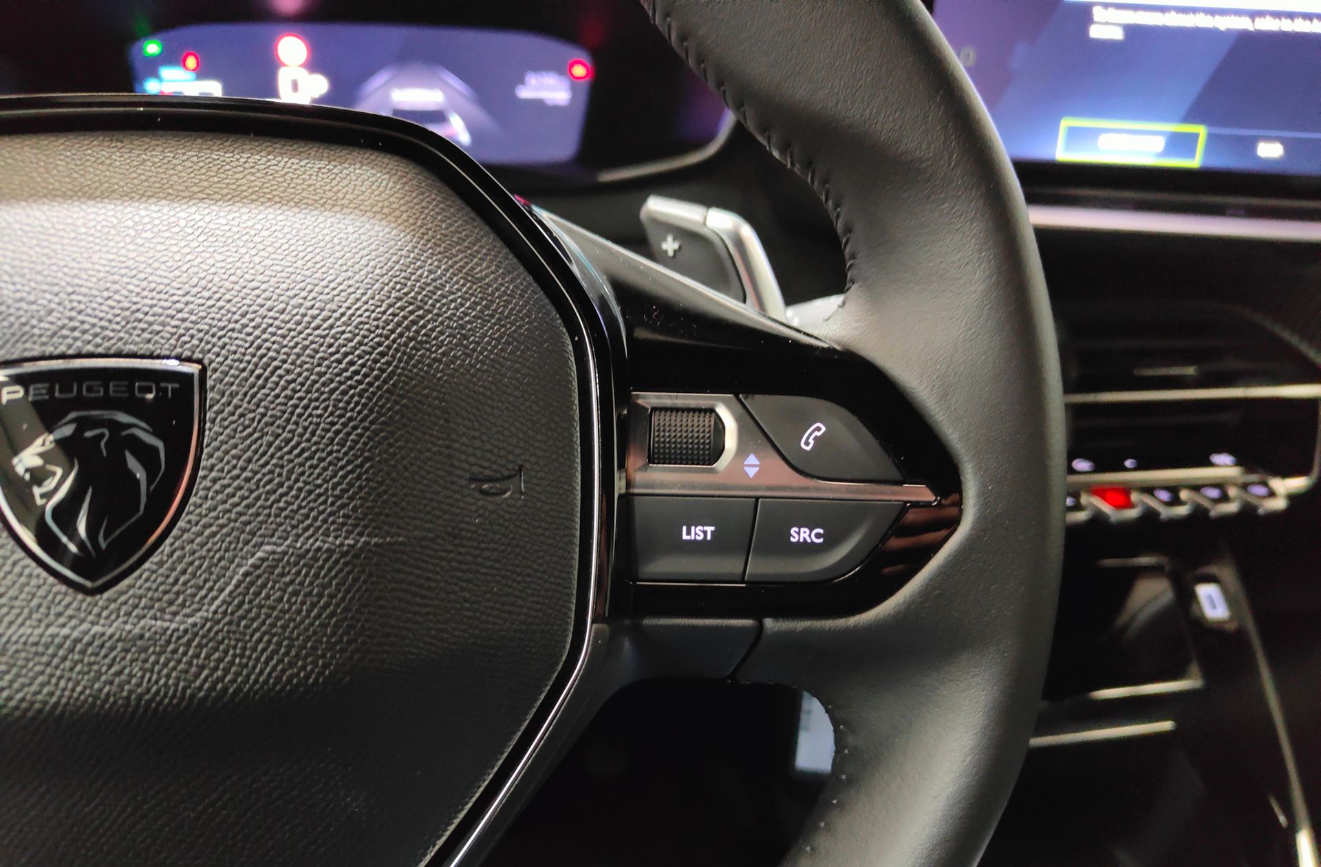 Peugeot 2008 Allure Hybrid eDCS6 - foto 27