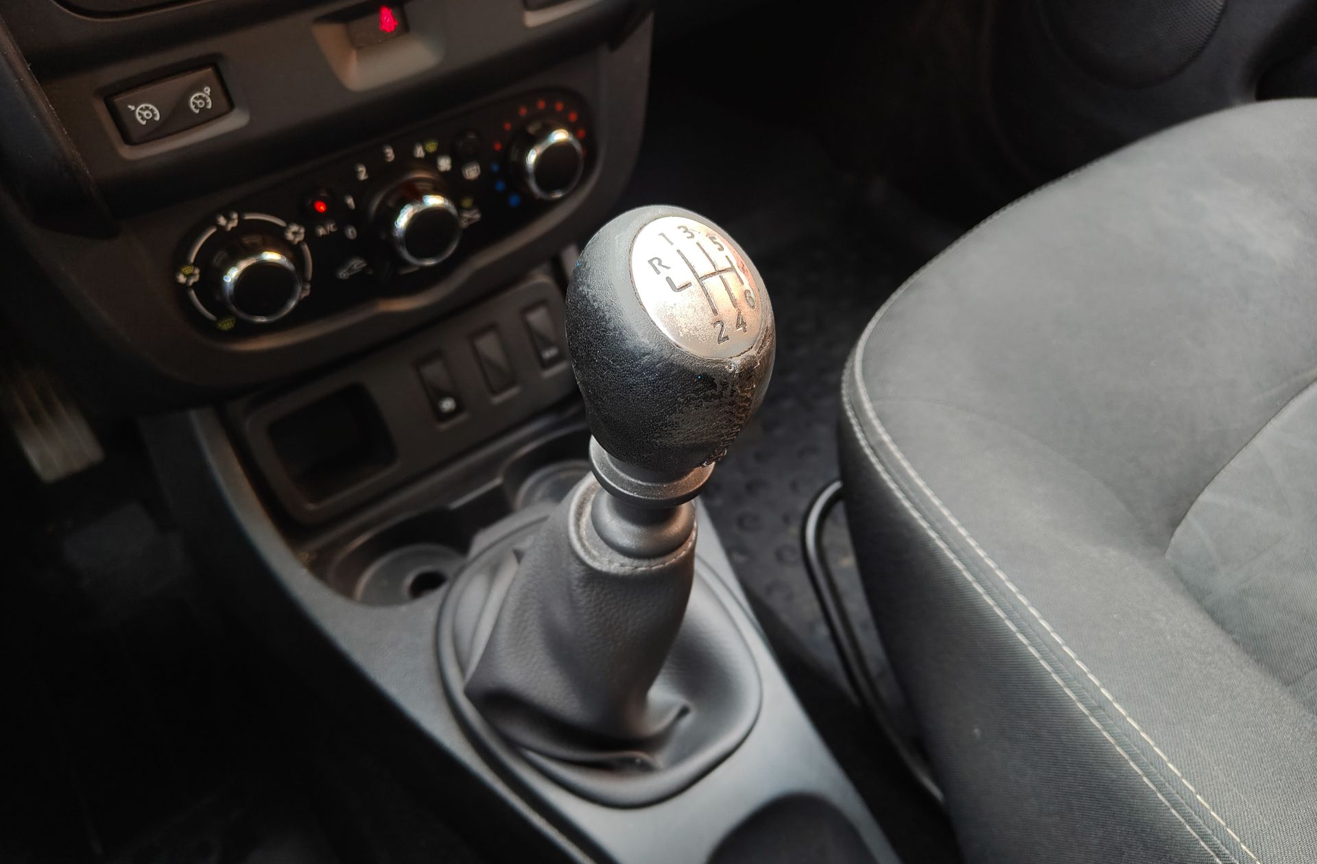 Dacia Duster Laureate TCe 4x2 - foto 5