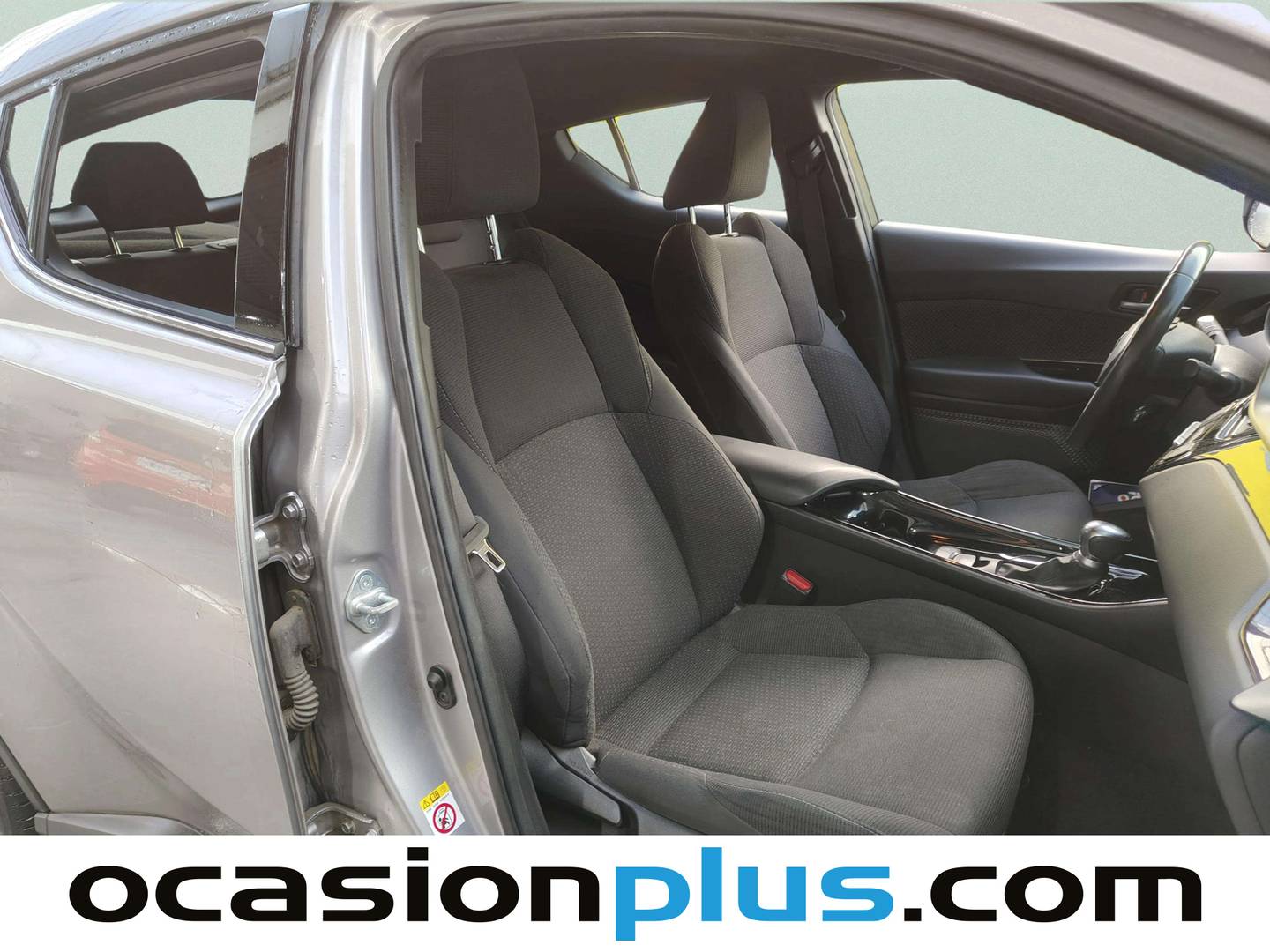 Foto Toyota C-HR Toyota C-HR 1.8 125H Advance (122 CV)