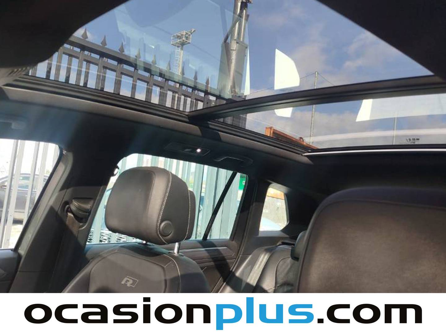 Extras y acabados del Volkswagen Tiguan Volkswagen Tiguan Sport 2.0 TDI 4Motion (190 CV) DSG  Pack R-Line