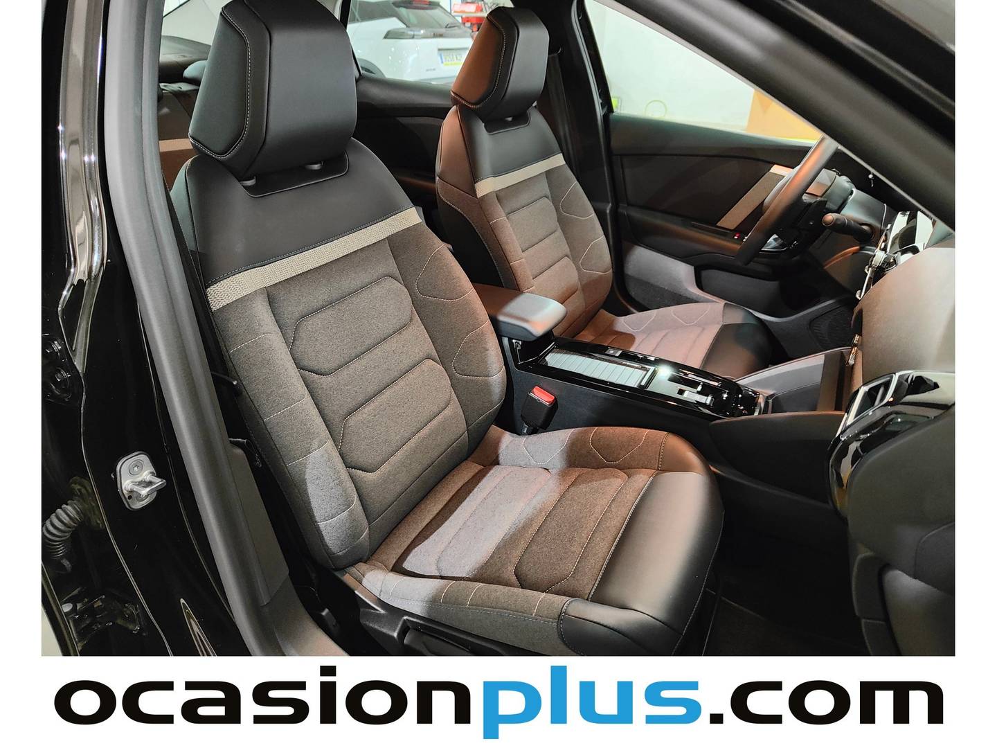 Foto Citroën C4 X Citroen C4 X PureTech 130 S&S Plus EAT8 (131 CV)