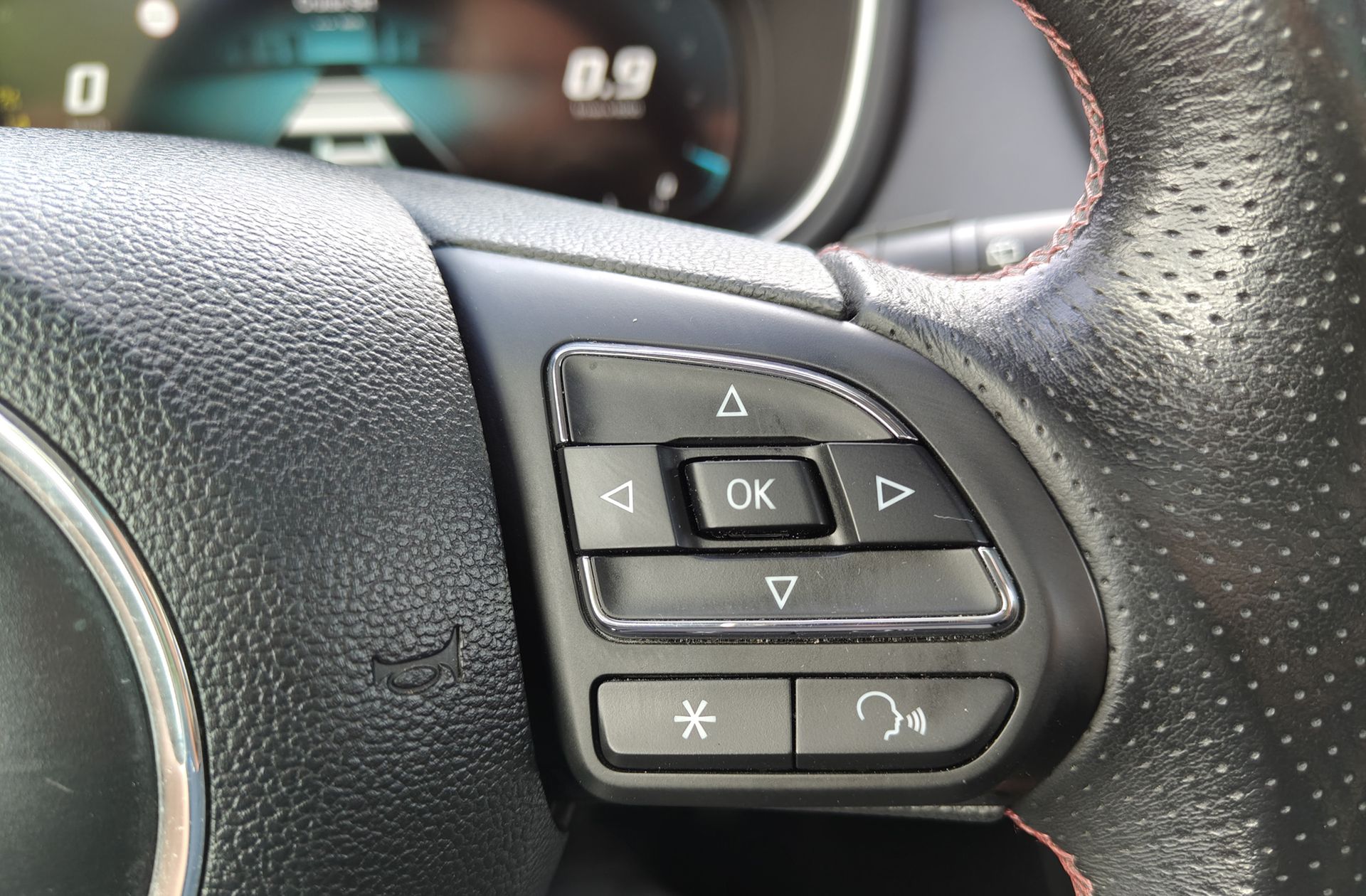 MG HS 1.5 Turbo GDI Luxury DCT - foto 26