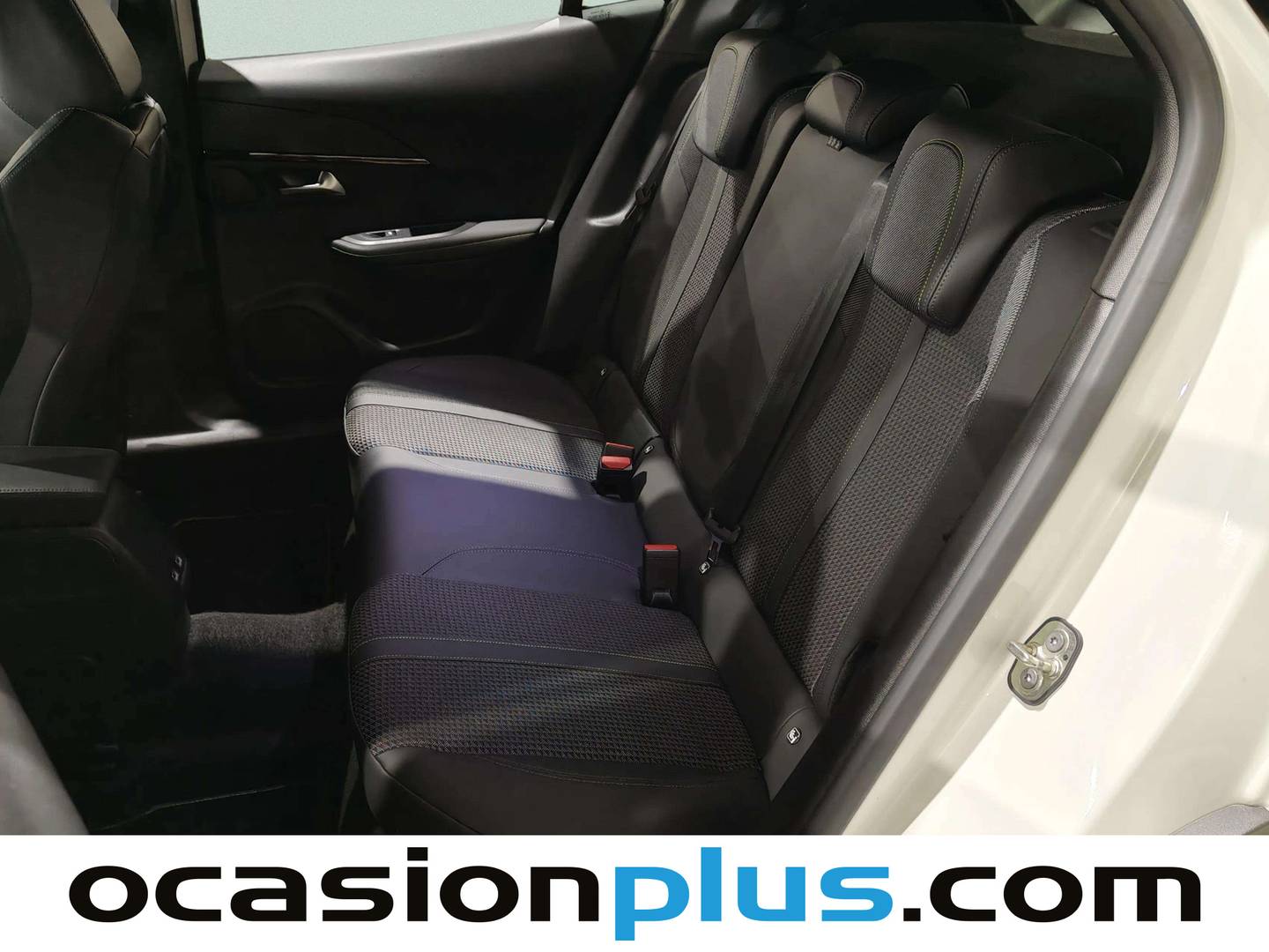 Foto asientos traseros Peugeot 2008 Peugeot 2008 PureTech 130 S&S GT Line EAT8 (130 CV)