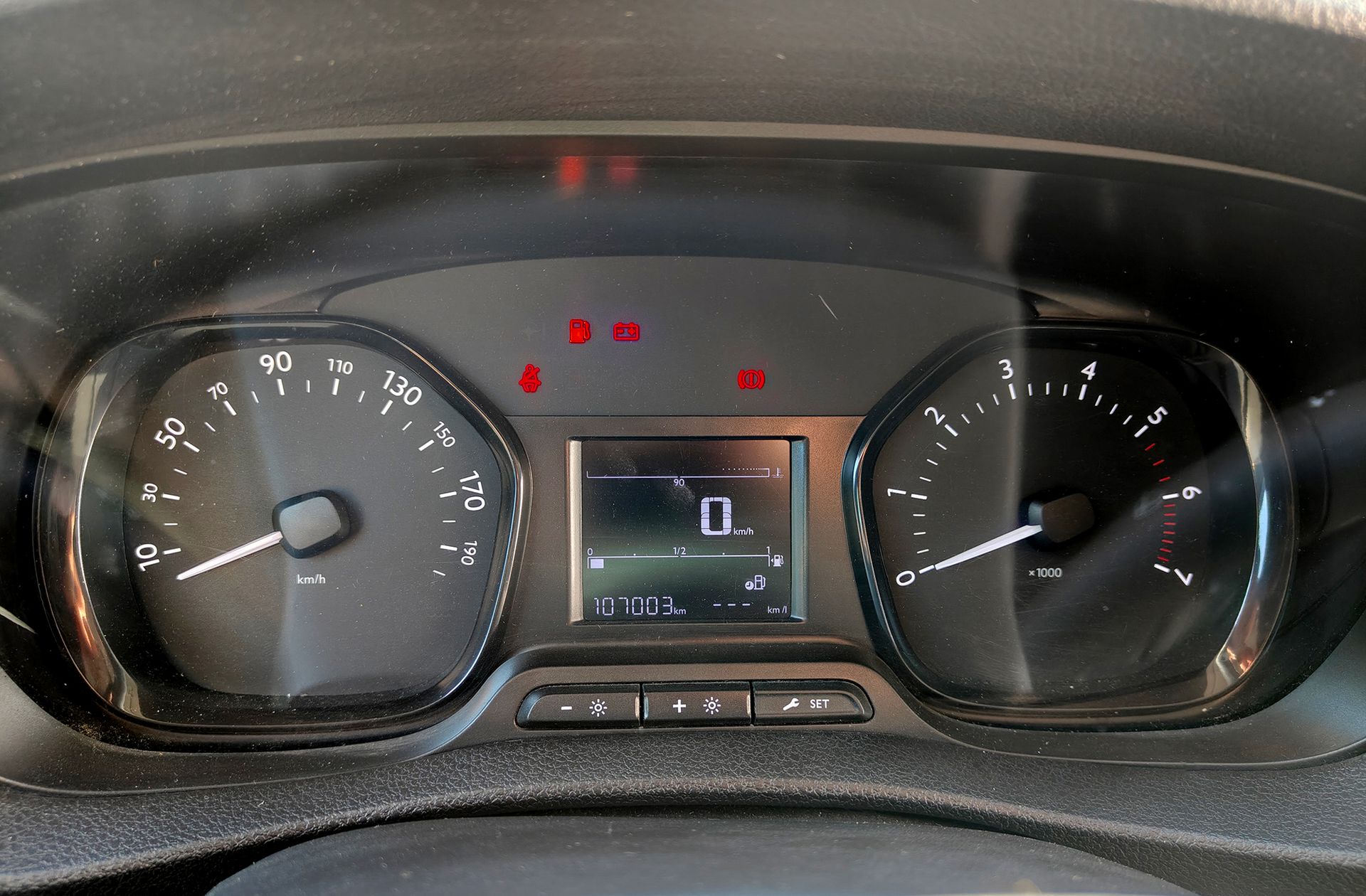 Peugeot Expert Furgon BlueHDi 120 Pro Standard - foto 17