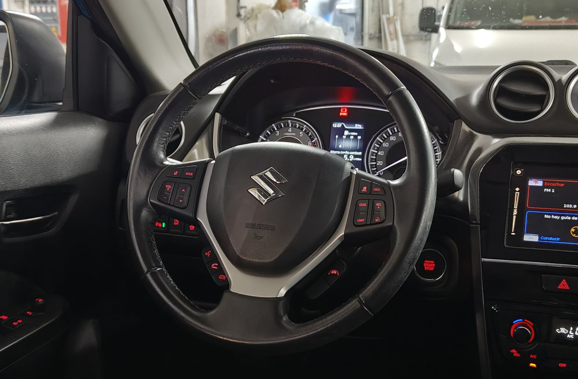Suzuki Vitara 1.4 T Mild Hybrid GLE - foto 19