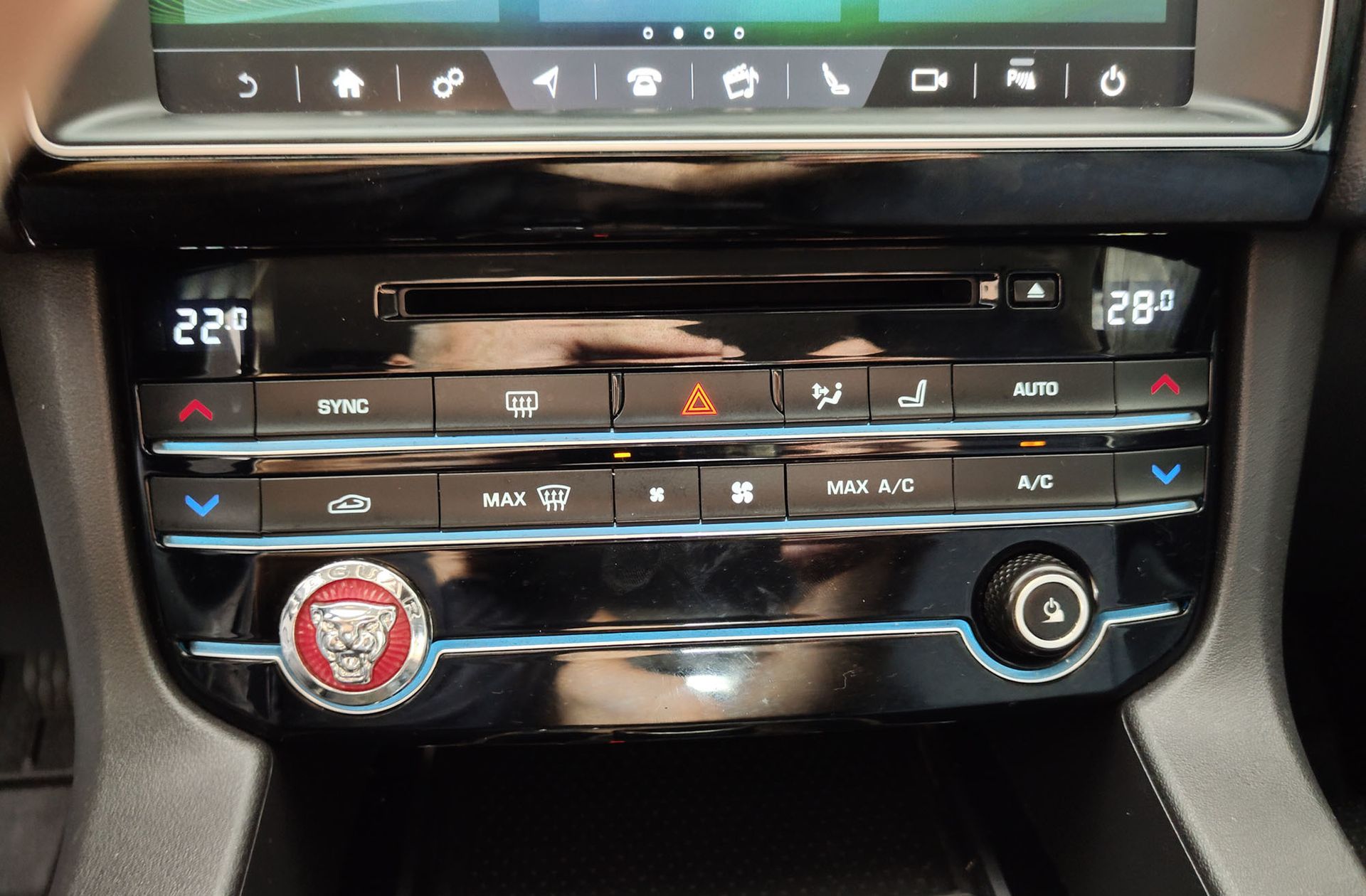 Jaguar F-Pace 2.0L i4D Pure AWD - foto 28