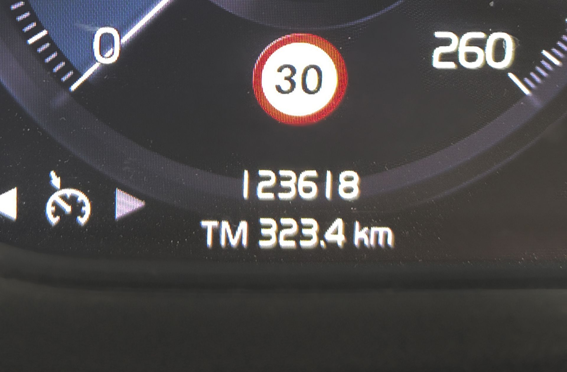 Volvo XC40 D4 Business Plus AWD - foto 10