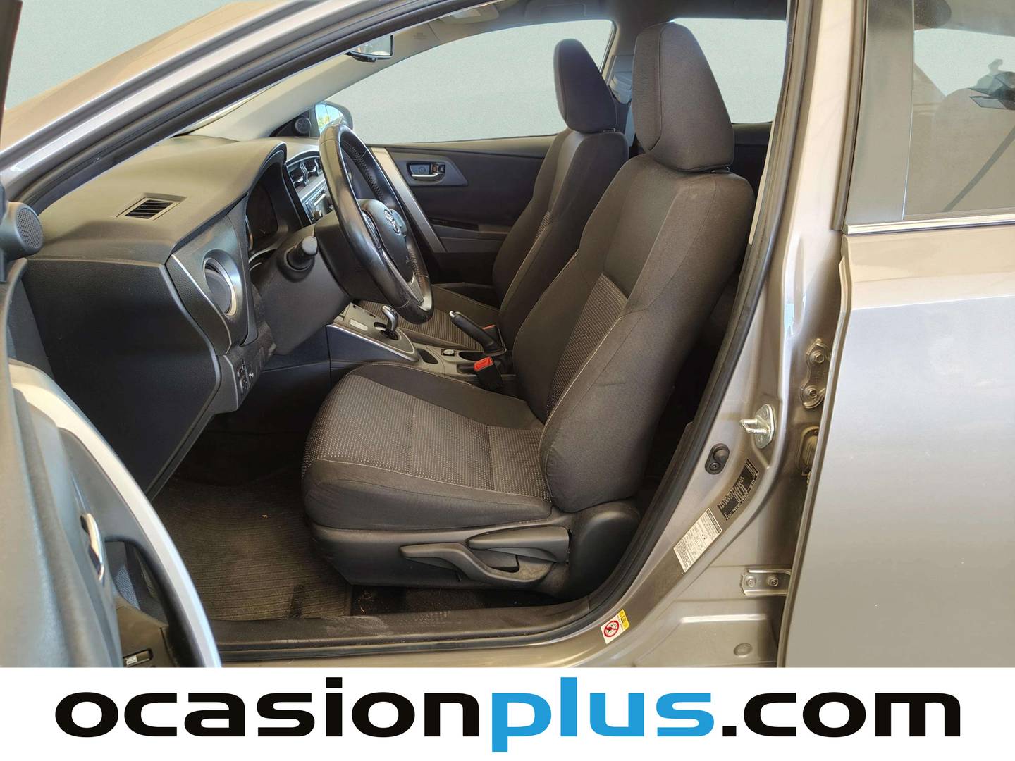 Foto asientos delanteros Toyota Auris Toyota Auris 1.8 Hybrid Touring Sports Active (136 CV)