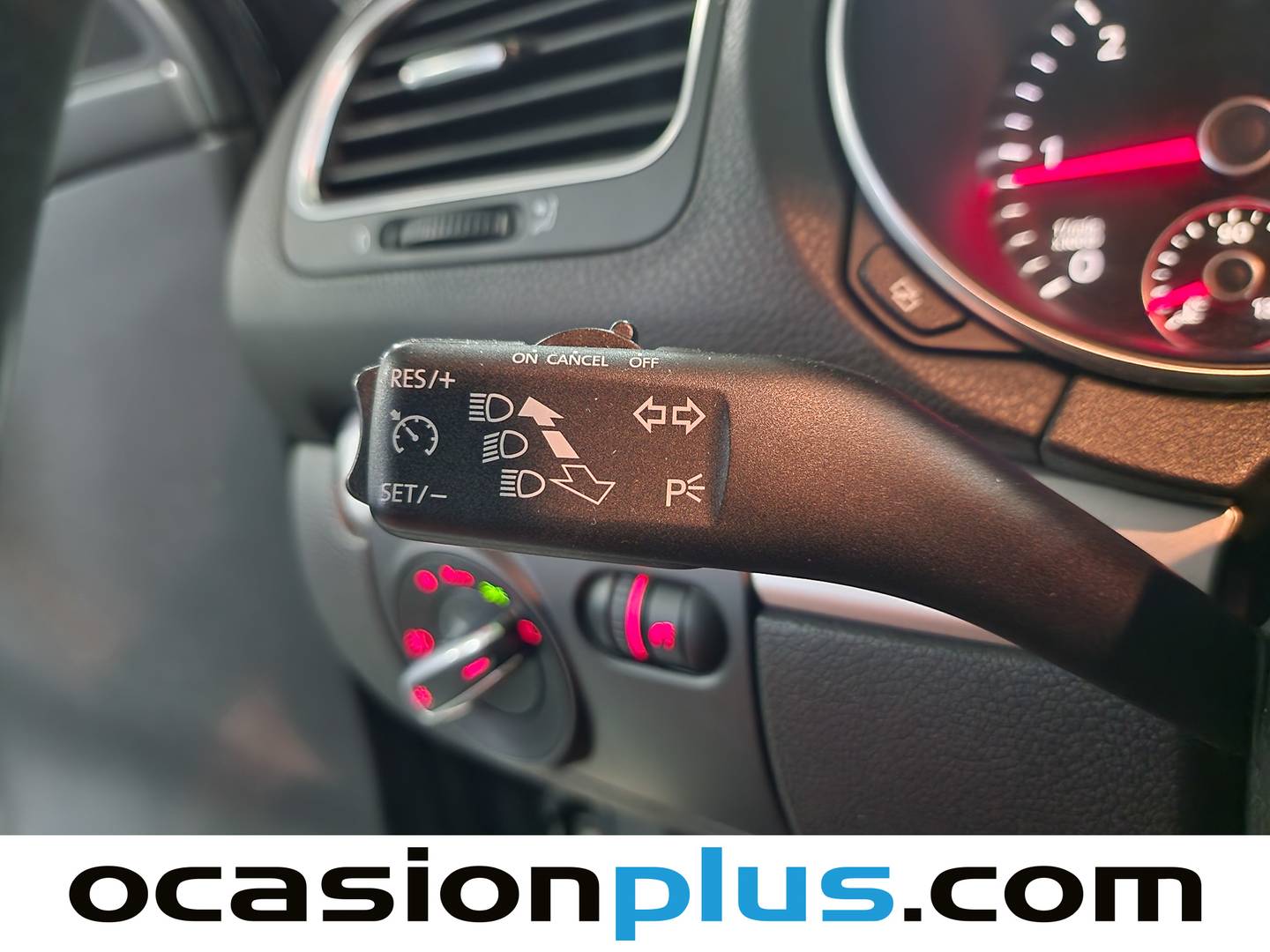 Equipamiento del Volkswagen Golf Volkswagen Golf Sport 1.6 TDI CR (105 CV) DSG