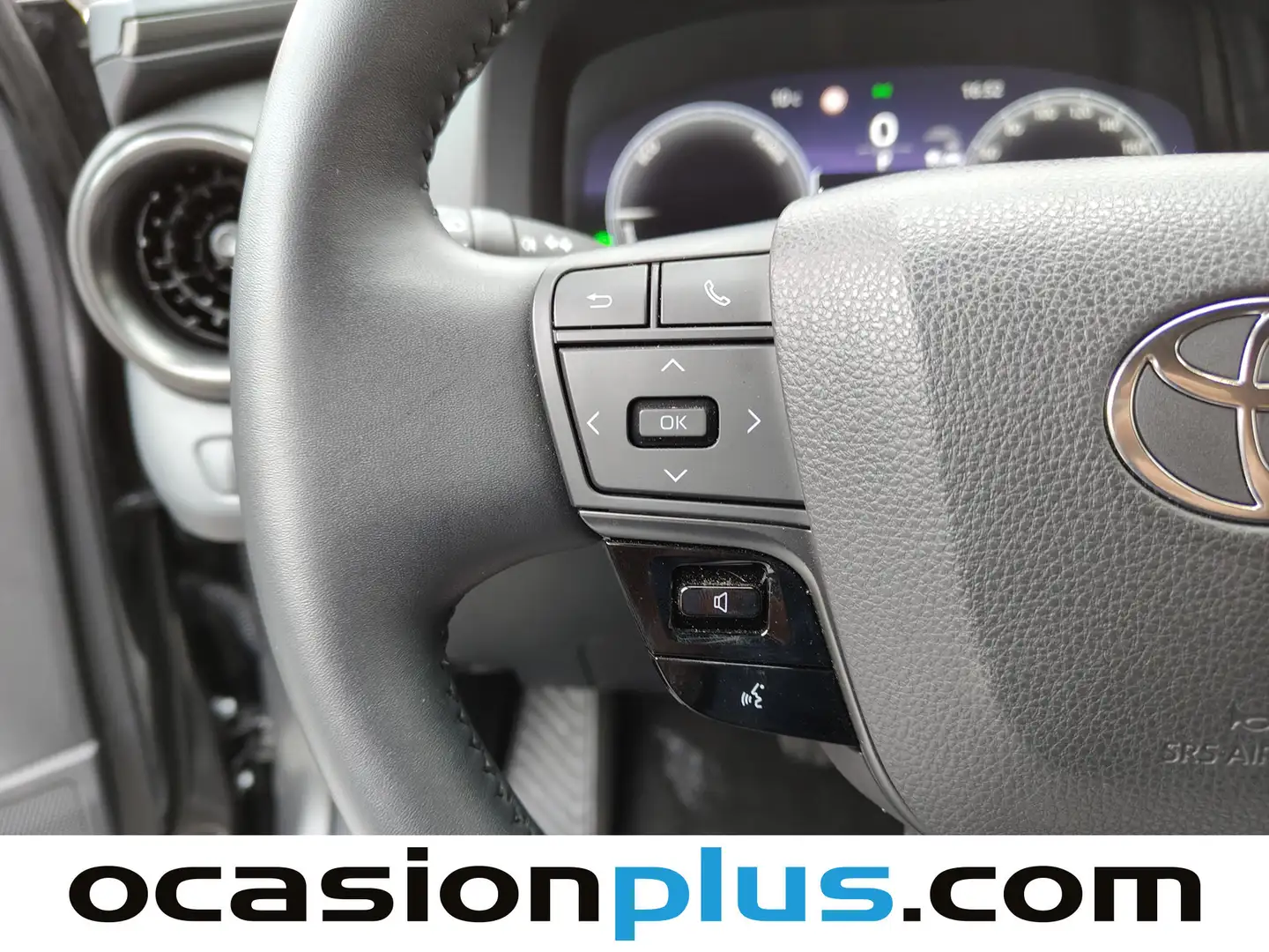 Foto Toyota C-HR Toyota C-HR 220PH Advance (223 CV)