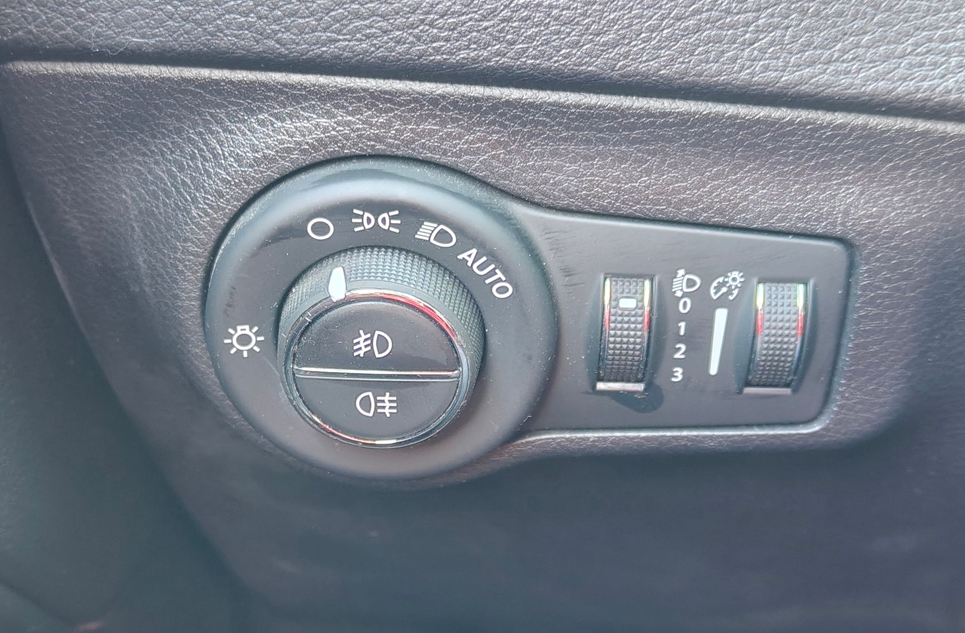 Jeep Compass 1.4 MultiAir Limited 4x2 - foto 15