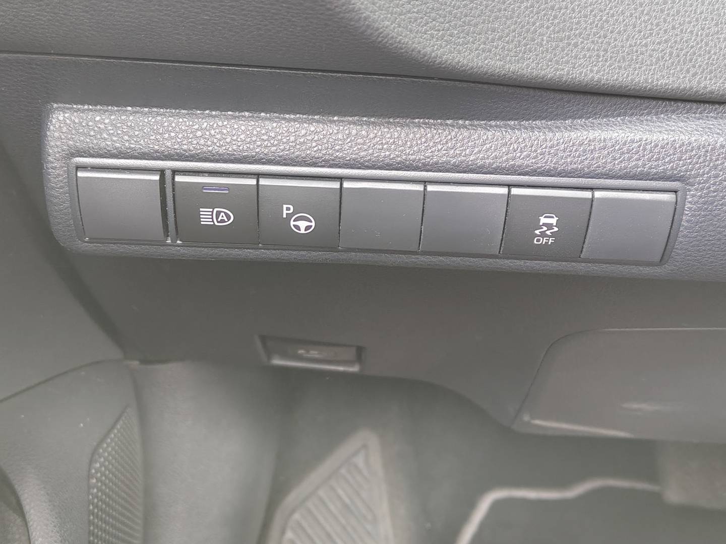 Foto Toyota Corolla Toyota Corolla 180H Advance E-CVT (180 CV)