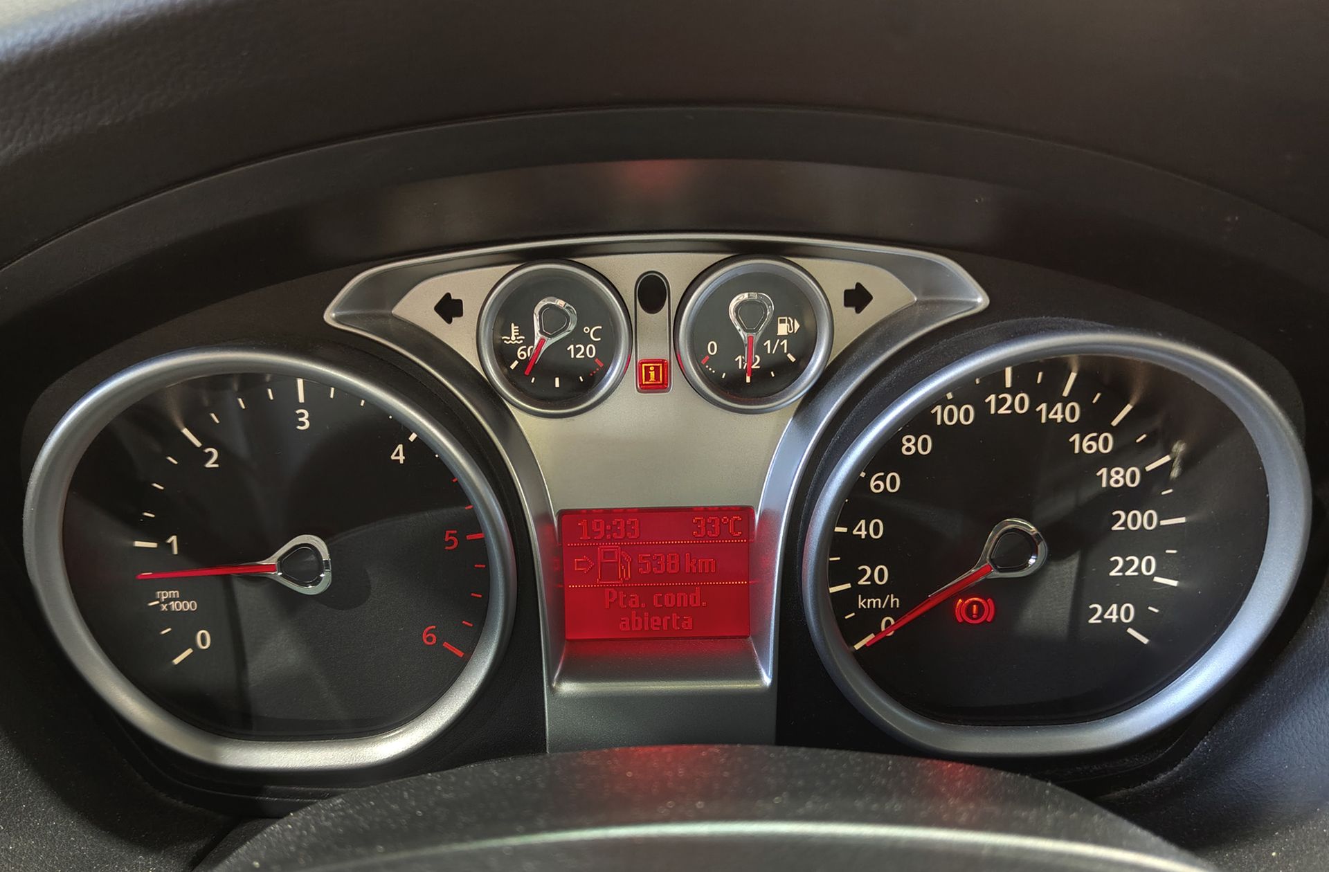Ford Focus SportBreak 1.6 TDCi Trend - foto 19