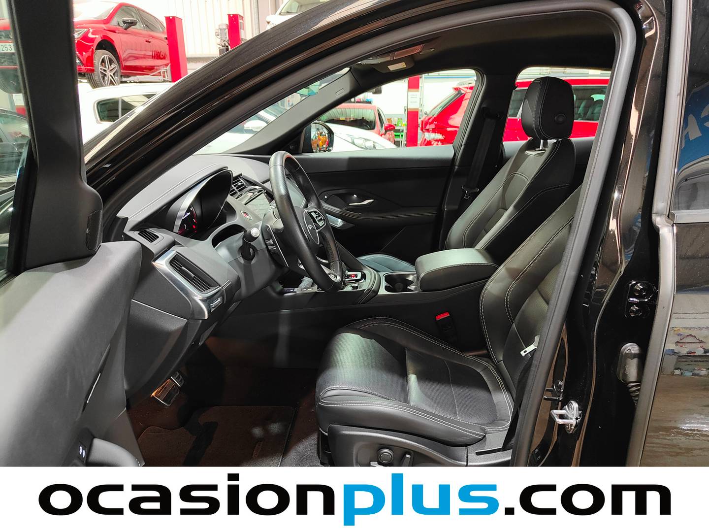 Foto asientos delanteros Jaguar E-Pace Jaguar E-PACE 2.0D MHEV R-Dynamic S 4WD Auto (163 CV)