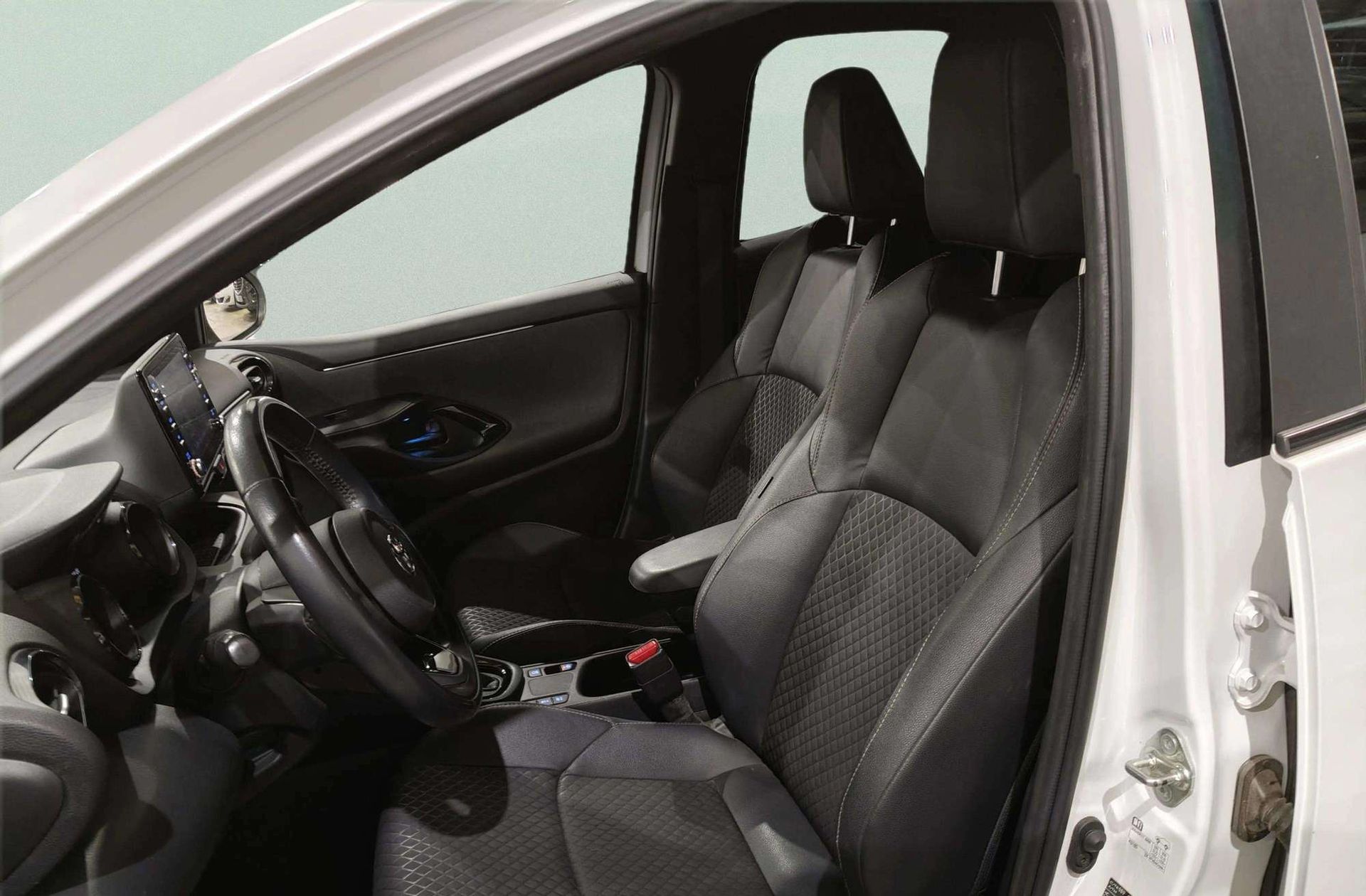Toyota Yaris 1.5 120H Style Plus - foto 11