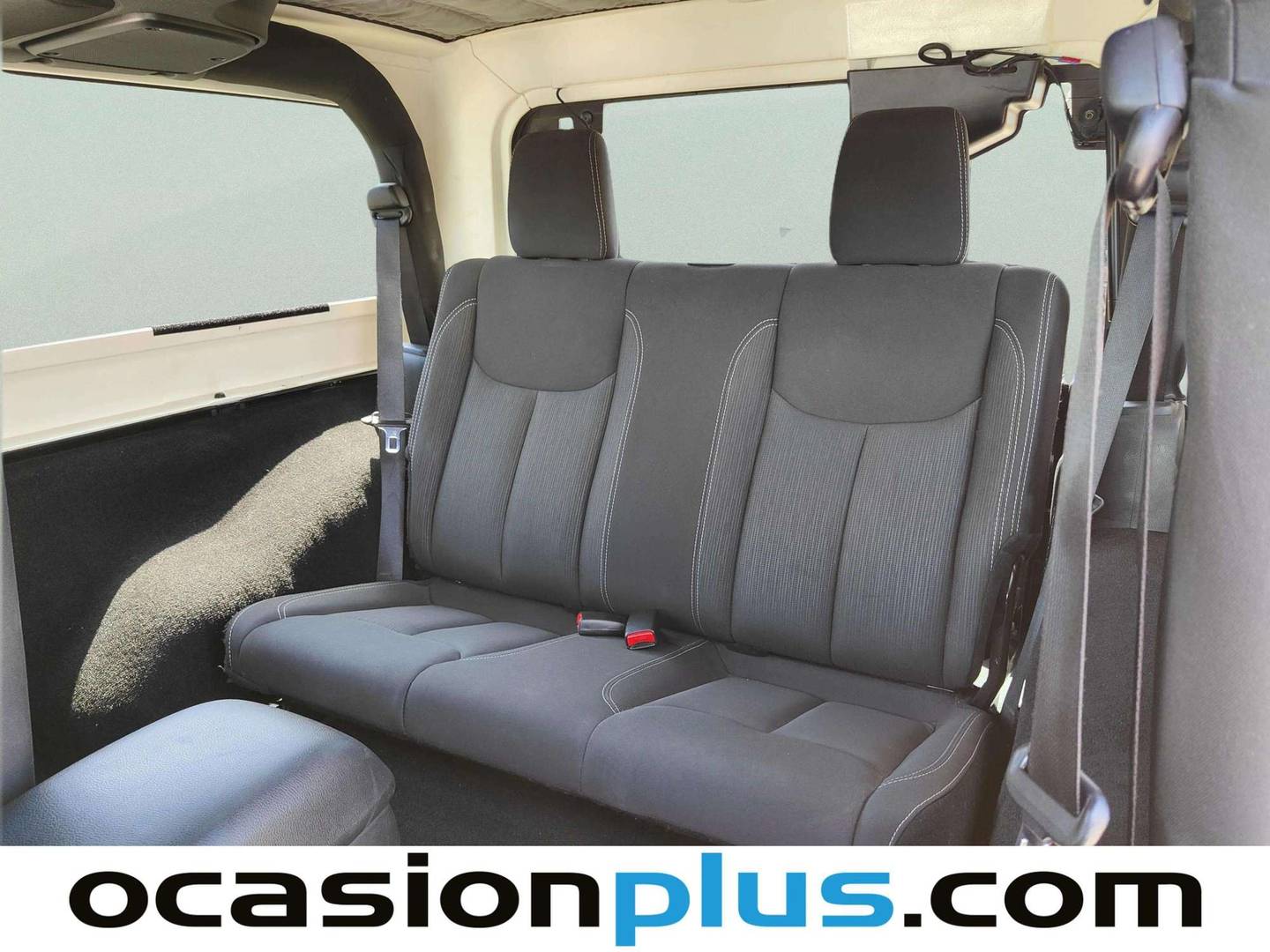 Foto asientos traseros Jeep Wrangler Jeep Wrangler 2.8 CRD Rubicon Recon Auto (200 CV)