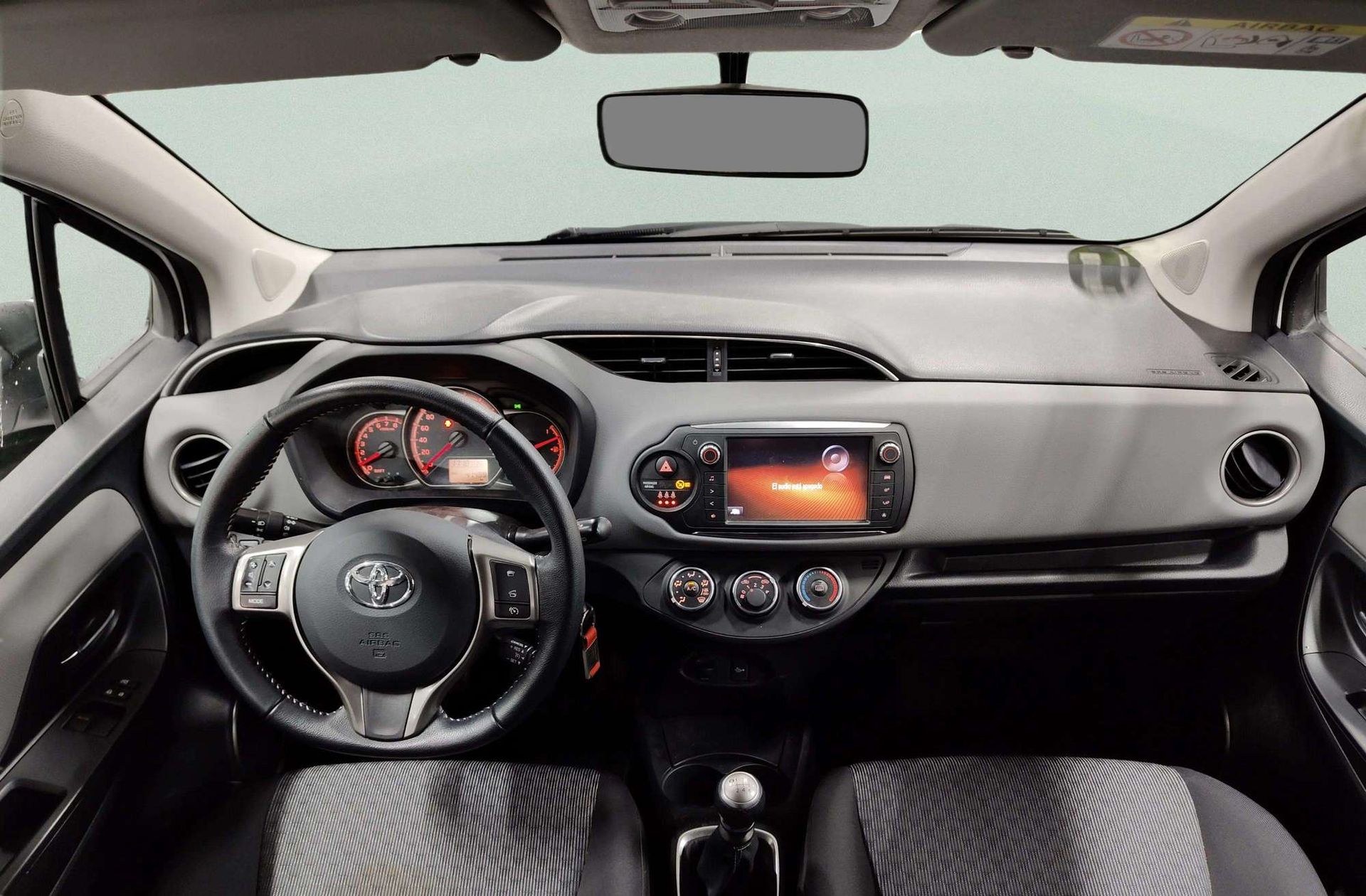 Toyota Yaris 100 Active - foto 6