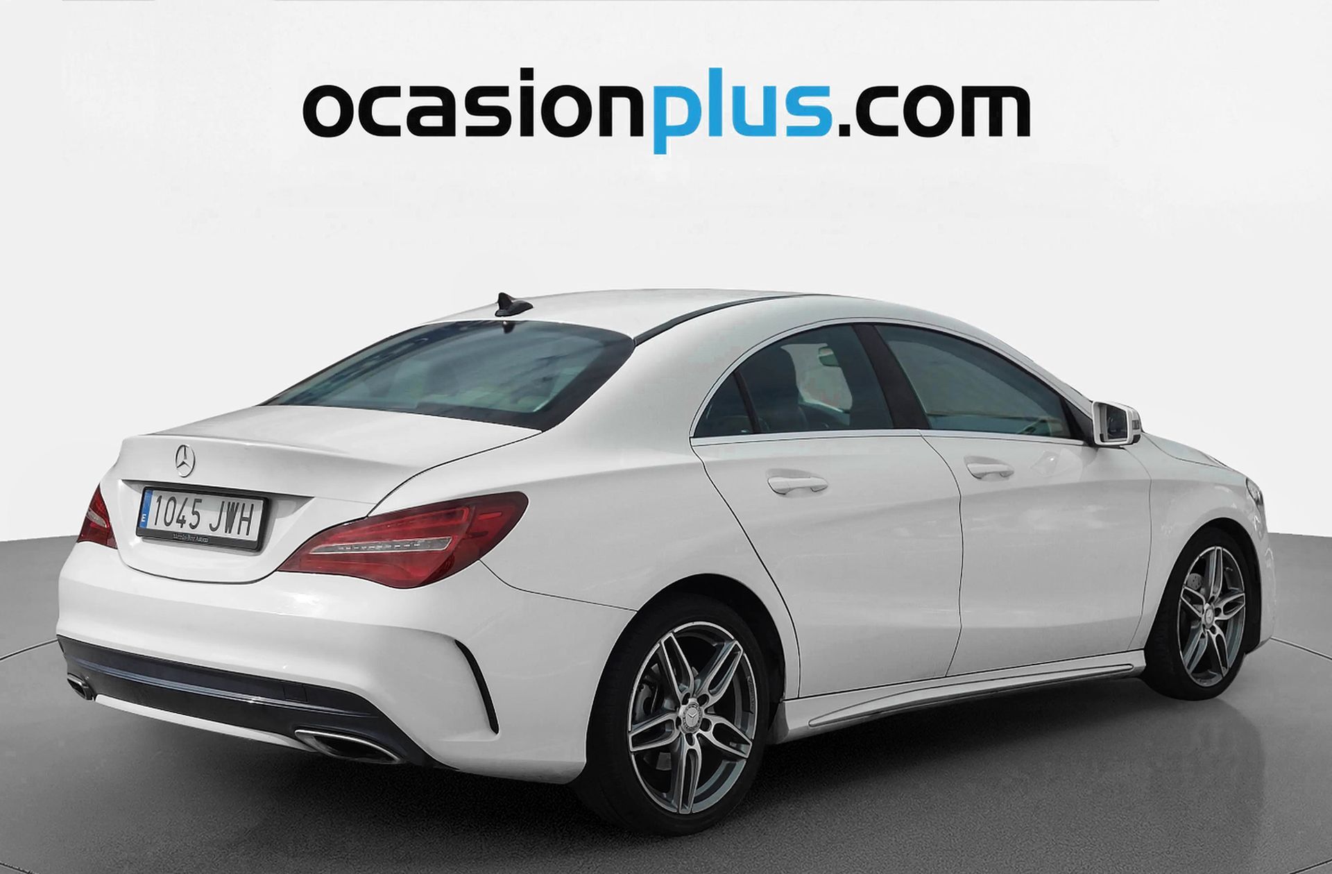 Mercedes-Benz CLA 180 Pack AMG - foto 4