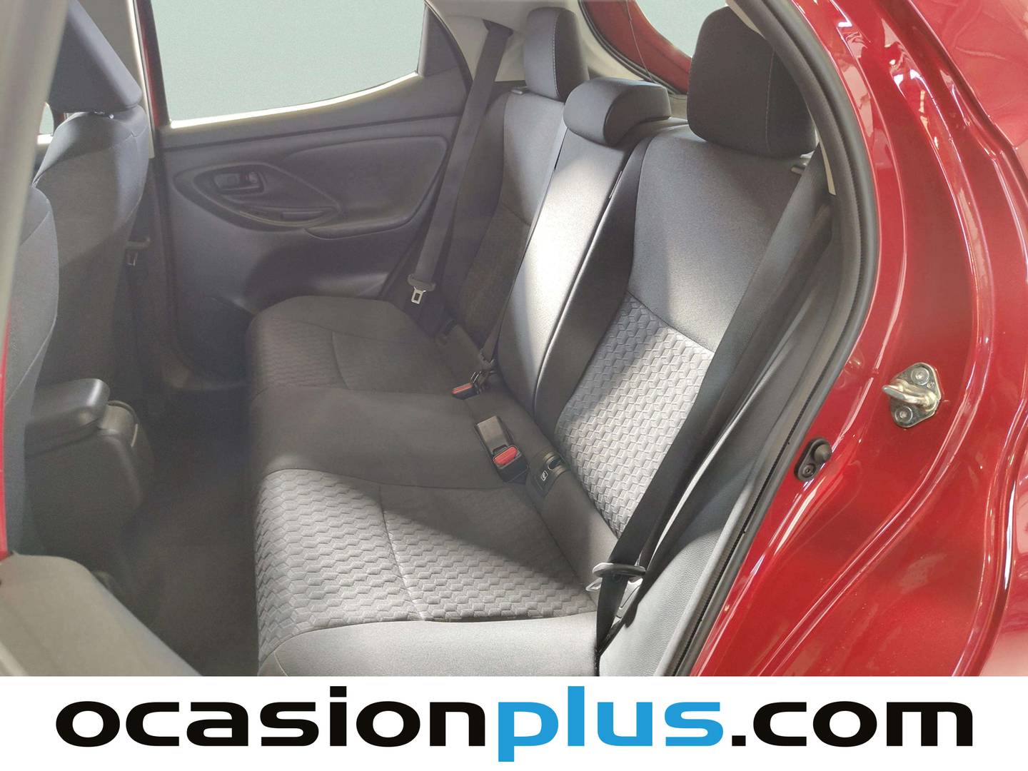 Foto asientos traseros Toyota Yaris Toyota Yaris 120H Business Plus (116 CV)