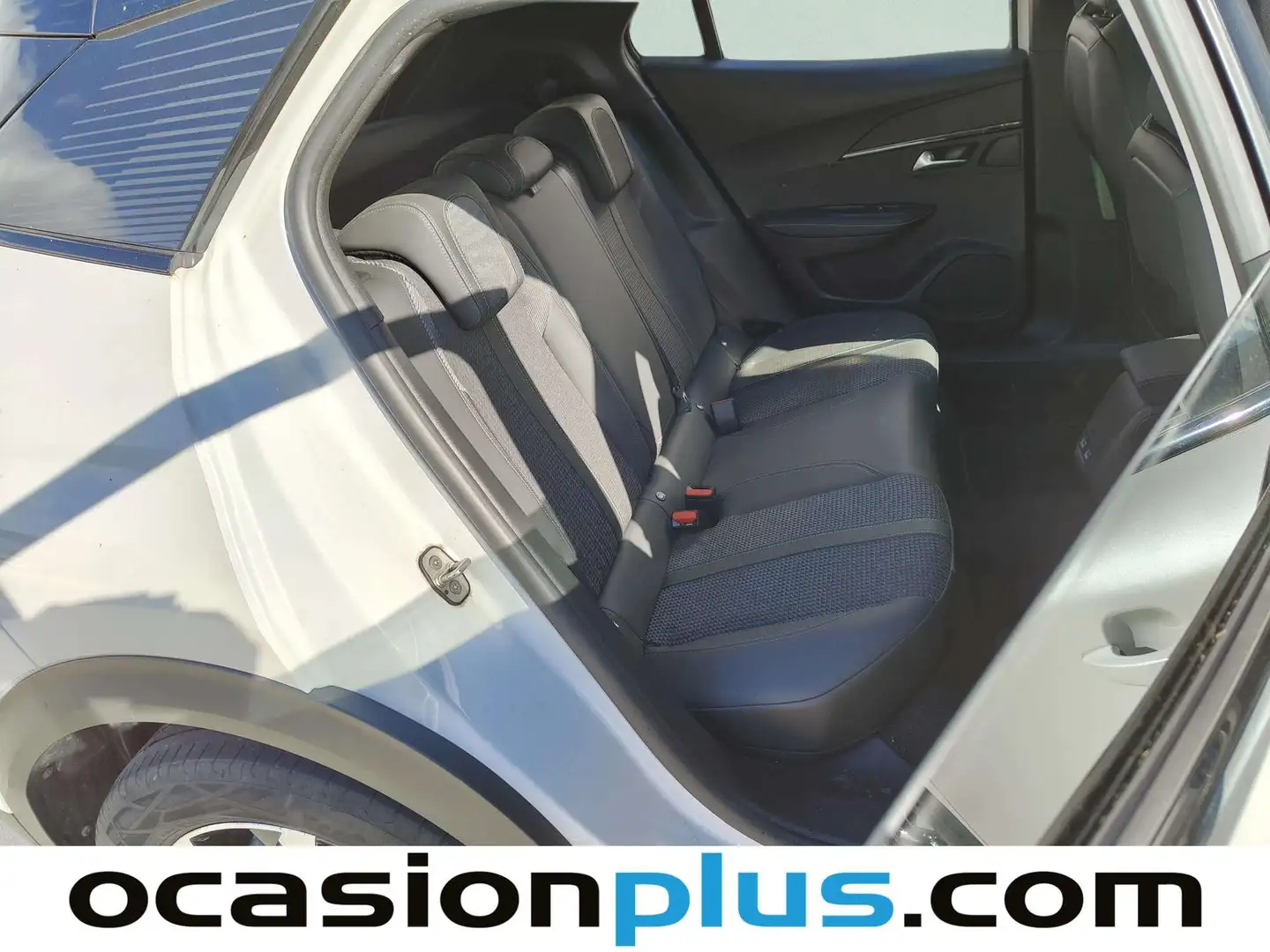 Foto Peugeot 2008 Peugeot 2008 PureTech 130 S&S GT (130 CV)