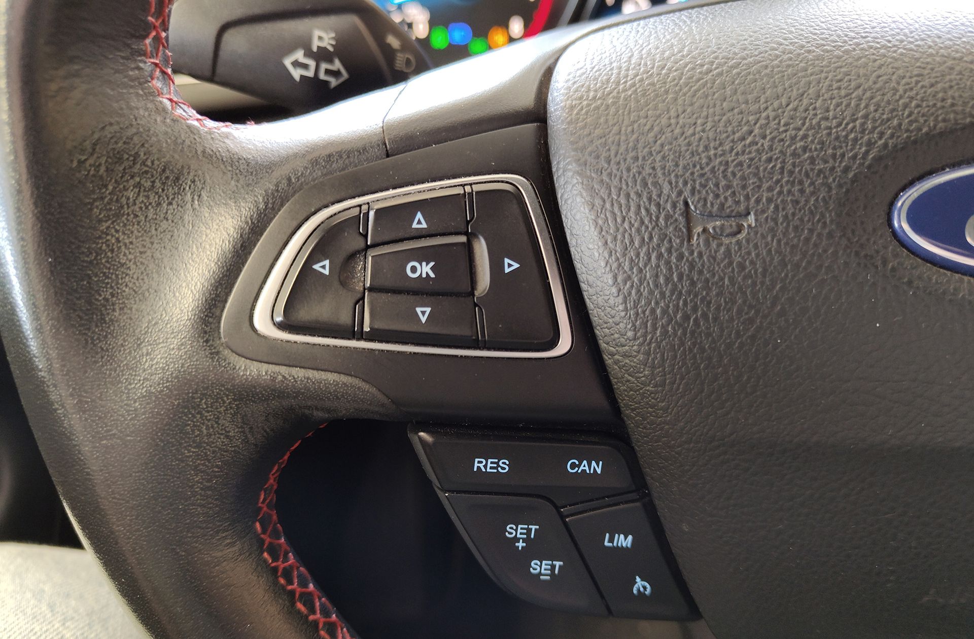 Ford Kuga 1.5 EcoBoost ST-Line 4x2 - foto 25