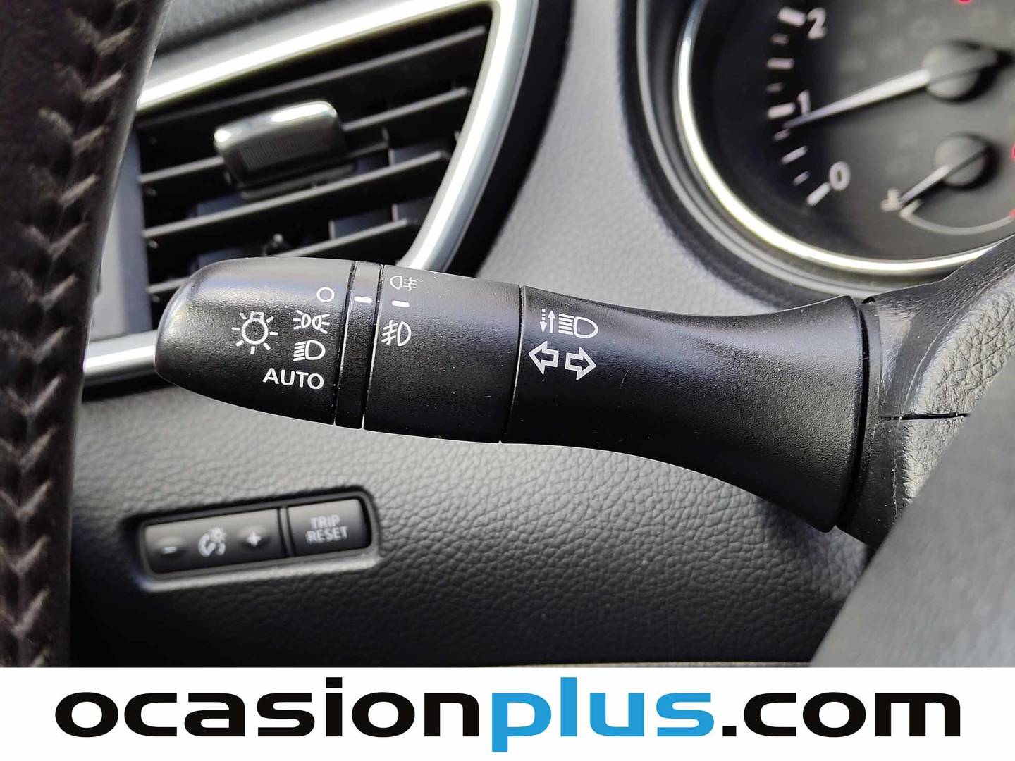 Equipamiento del Nissan QASHQAI Nissan Qashqai DIG-T 115 Acenta 4x2 XTronic (115 CV)