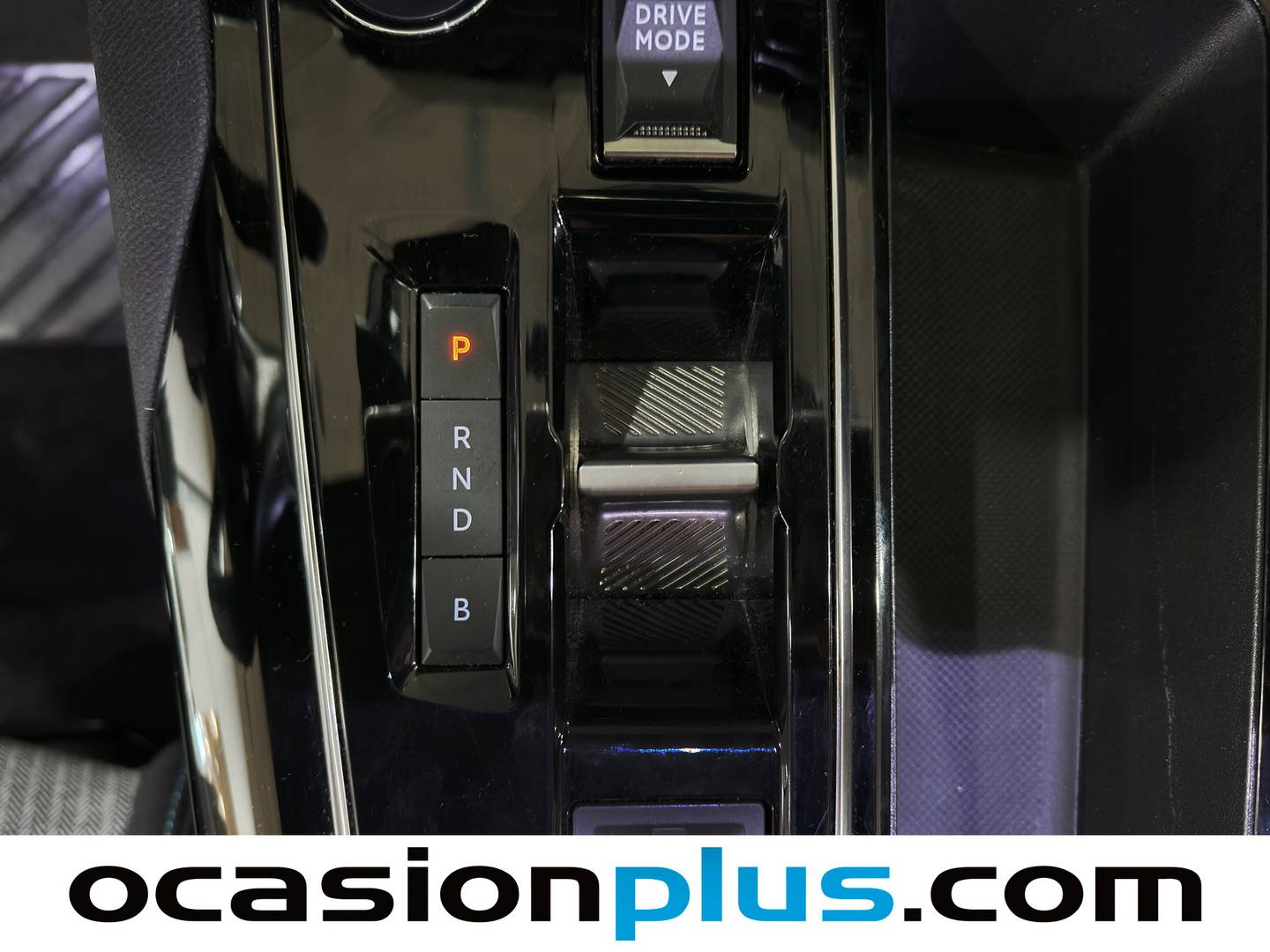 Foto Peugeot 3008 Hybrid Peugeot 3008 Hybrid 300 Allure Pack e-EAT8  (300 CV)