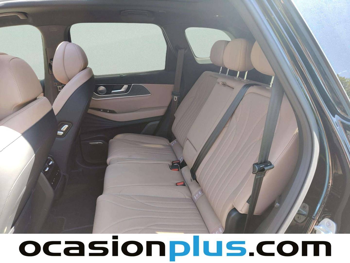 Foto asientos traseros EBRO S900 EBRO S900 1.5 TGDI PHEV 3DHT Luxury 4X4 E-CVT (425 CV) 7 Plazas