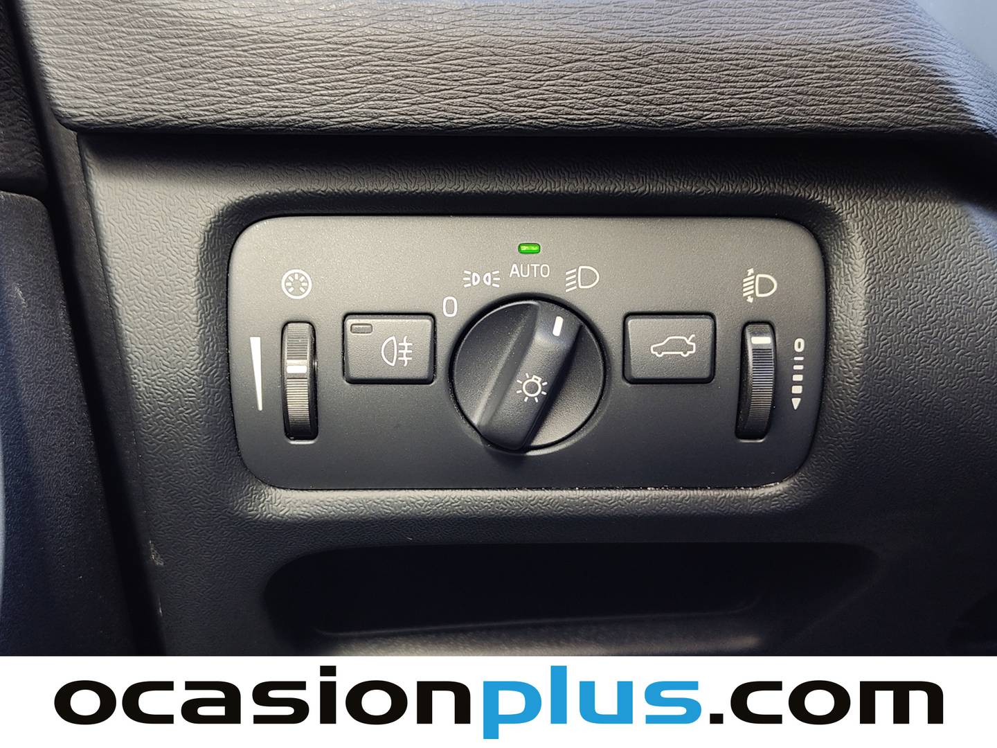 Equipamiento del Volvo V40 Volvo V40 D2 Kinetic (120 CV)