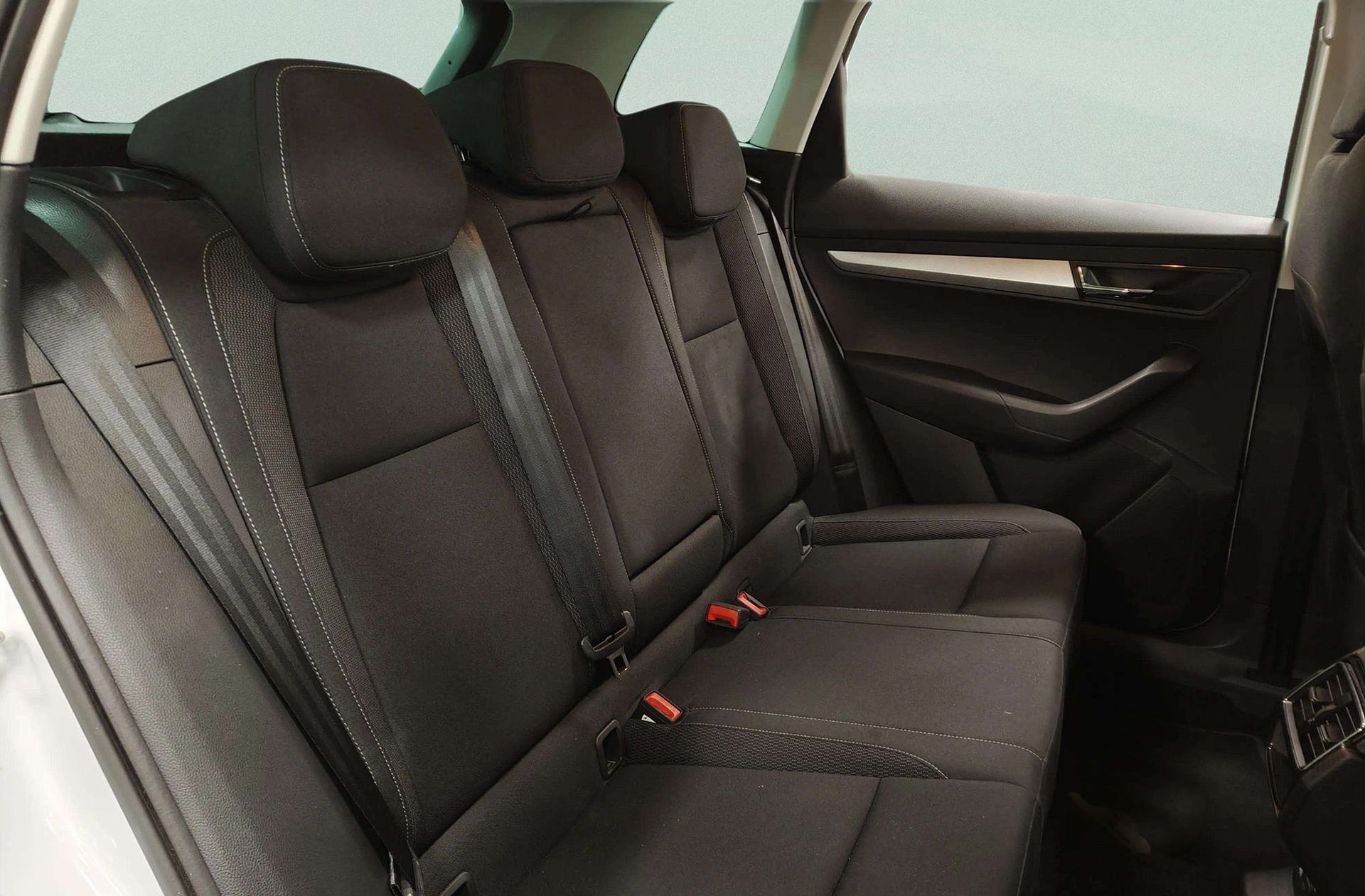 Škoda Karoq 2.0 TDI Selection - foto 19