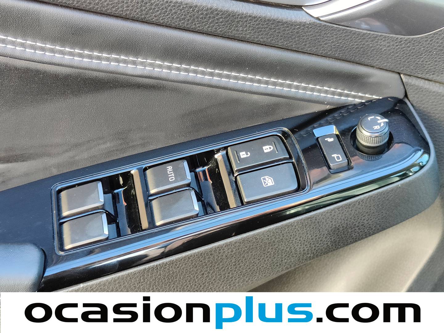 Foto Isuzu D-Max Isuzu D-Max 1.9 Space 4X4 A/T (163 CV)