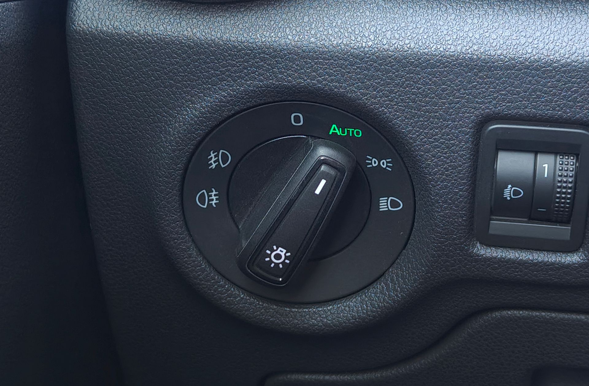Škoda Fabia 1.0 TSI Selection - foto 24