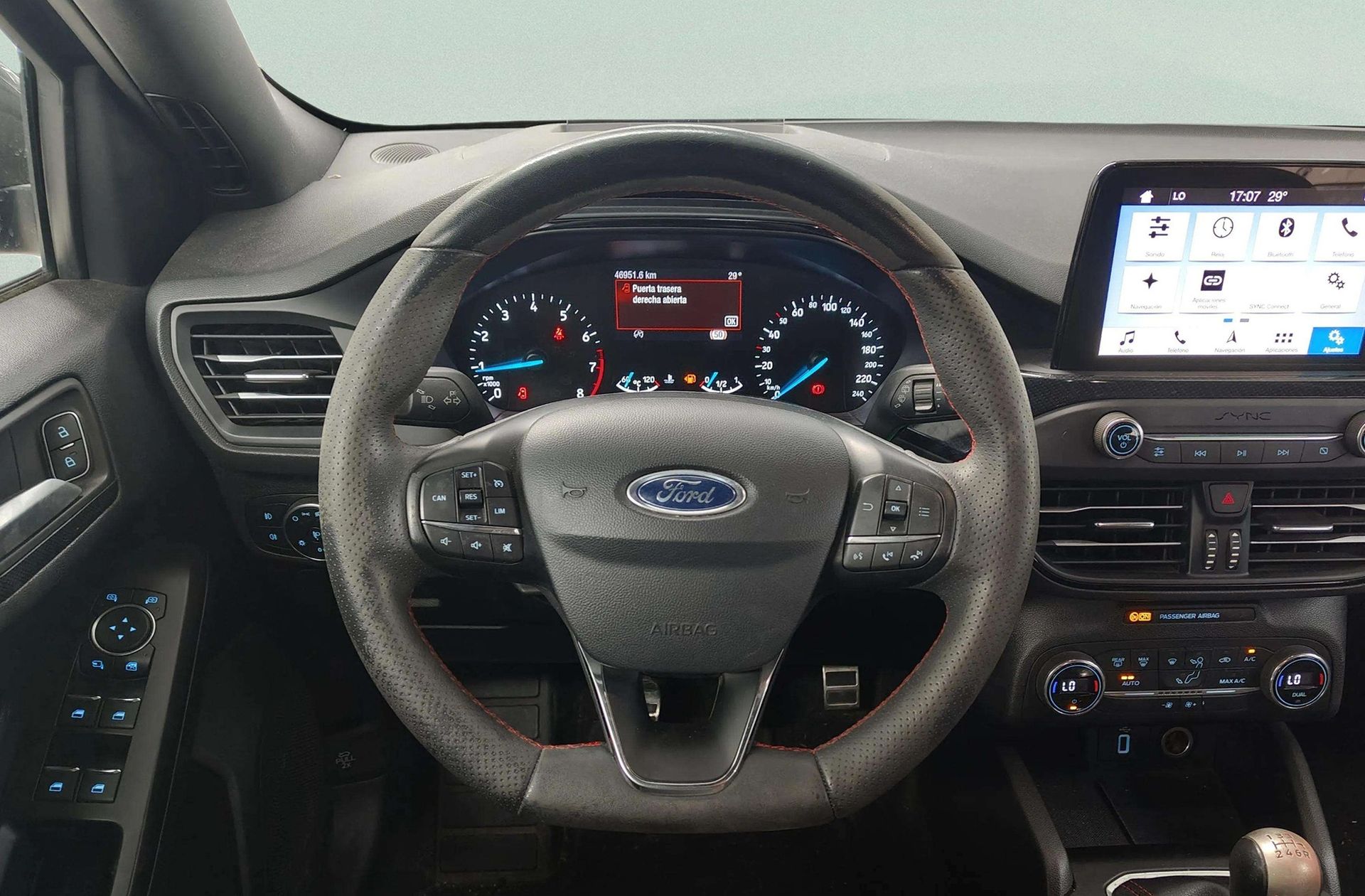 Ford Focus 1.0 EcoBoost ST-Line - foto 22