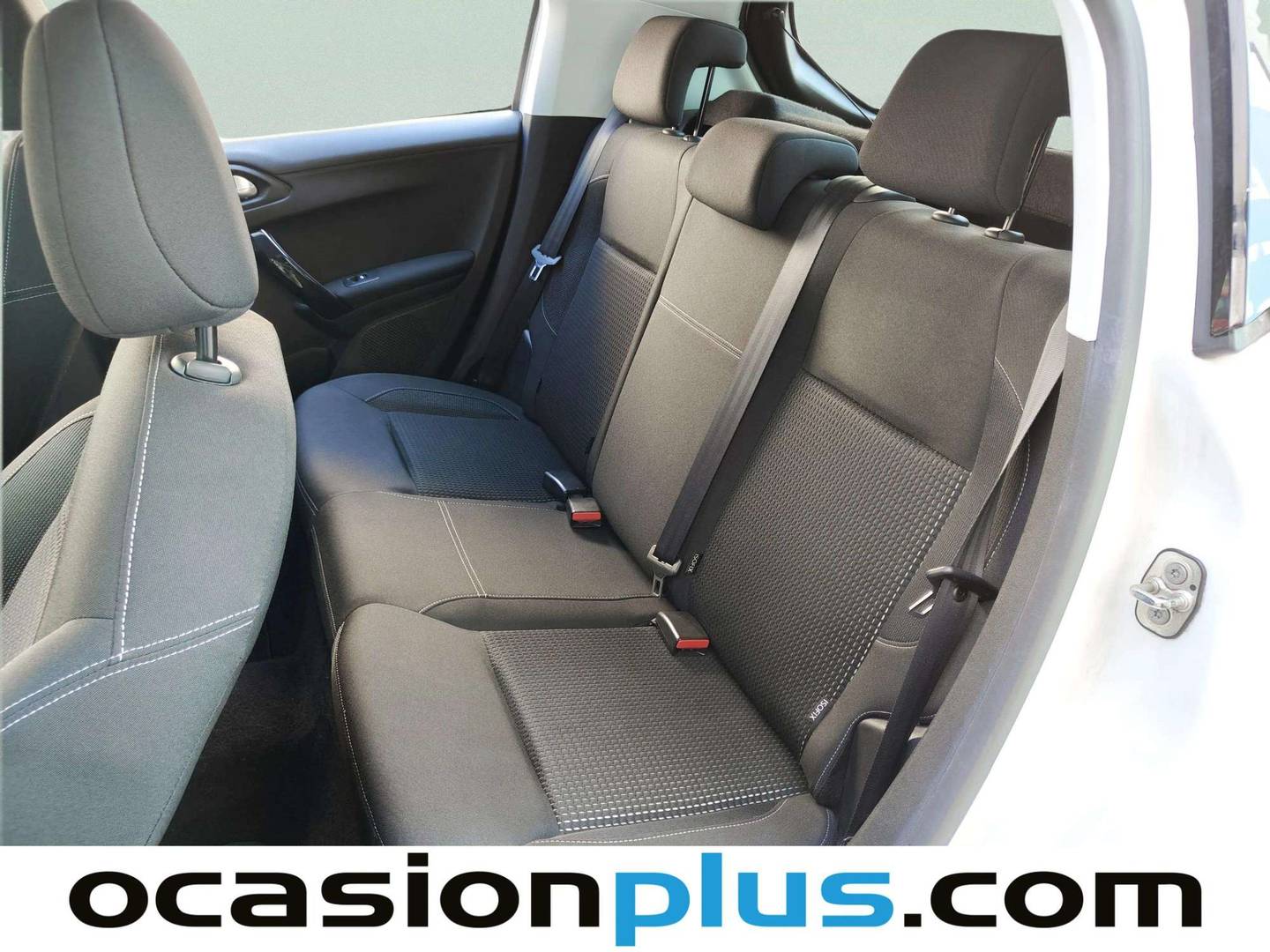 Foto asientos traseros Peugeot 208 Peugeot 208 PureTech 82 S&S Tech Edition (82 CV)