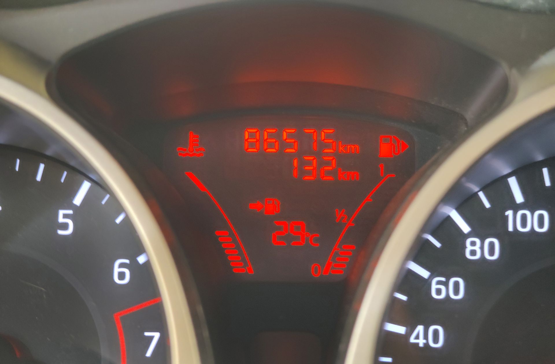 Nissan Juke 1.2 DIG-T N-Tec 4x2 - foto 8
