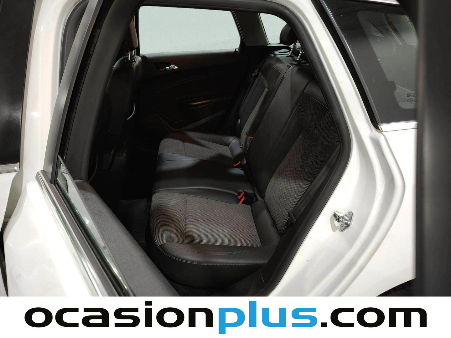 Foto asientos traseros Opel Astra Opel Astra Sports Tourer 1.6 CDTI S&S Excellence (136 CV)