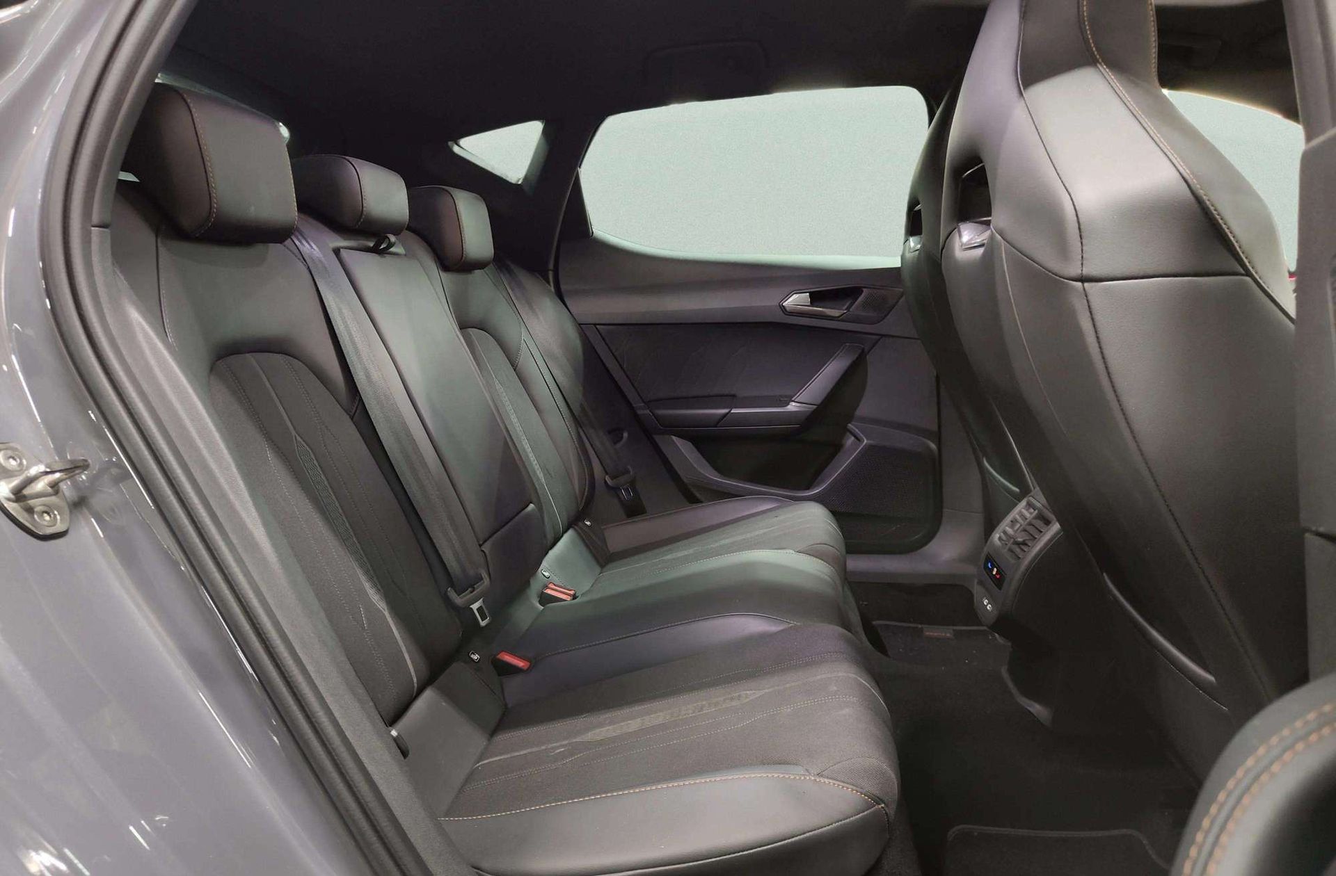 Cupra León 2.0 TSI DSG - foto 28