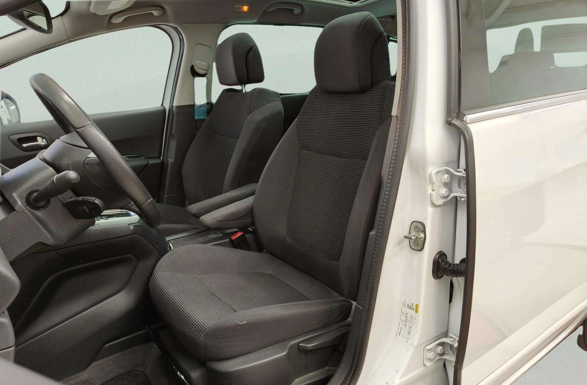 Peugeot 5008 1.6 BlueHDi Allure EAT6 7 plazas - foto 13