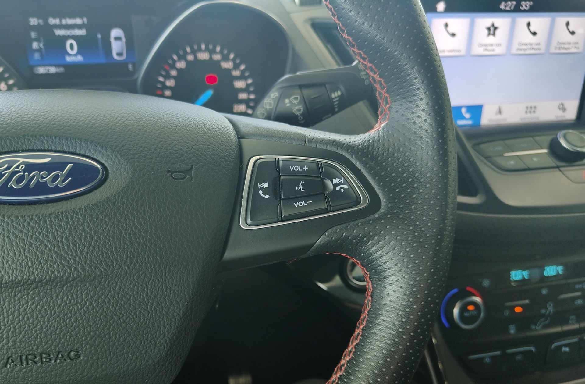 Ford Kuga 1.5 EcoBoost ST-Line Limited Edition 4x2 - foto 35